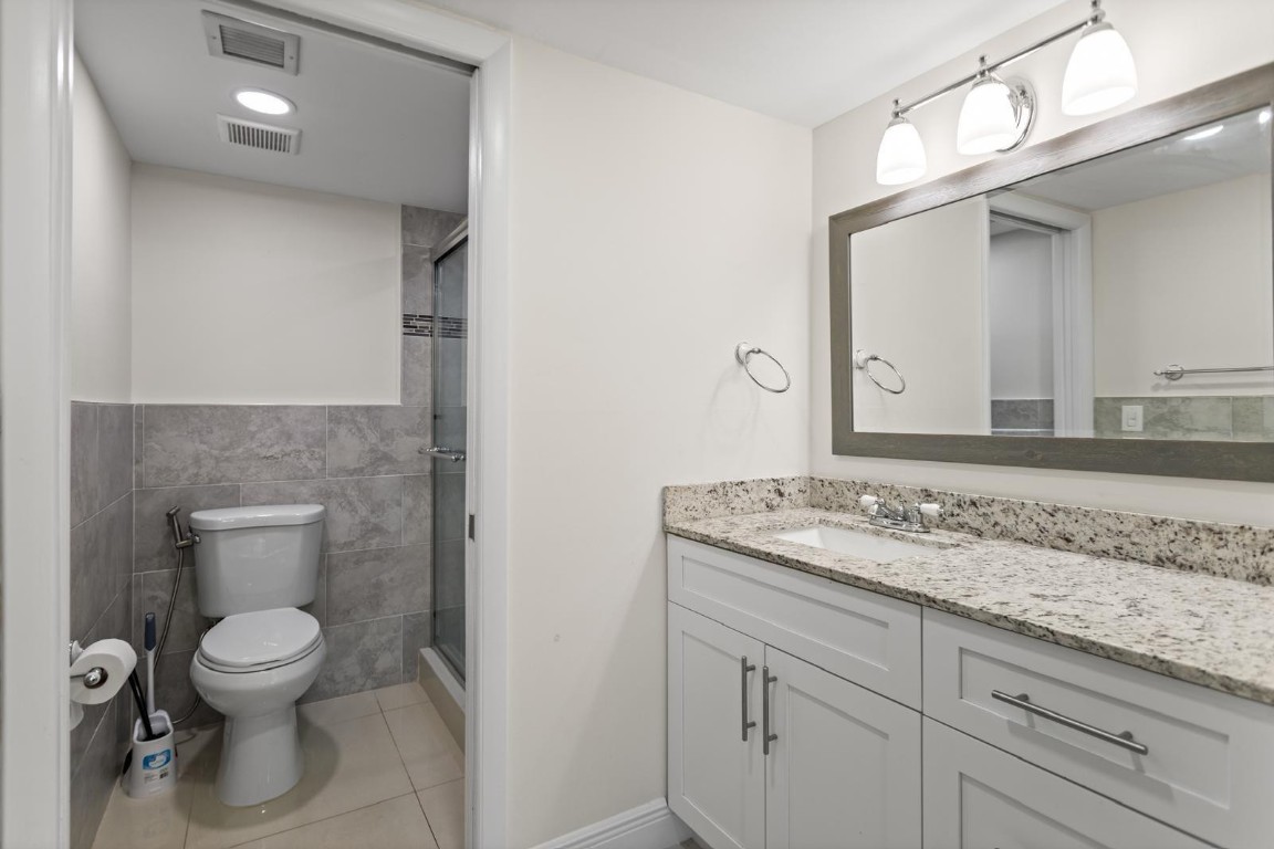 Condo 19 Of Whitehall Con - Residential Lease