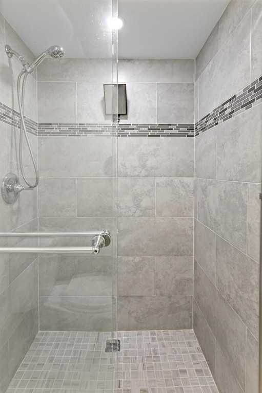 Condo 19 Of Whitehall Con - Residential Lease