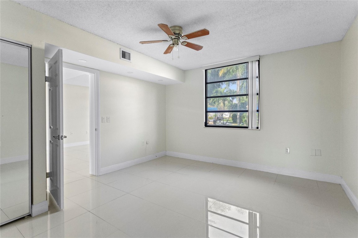 Condo 19 Of Whitehall Con - Residential Lease