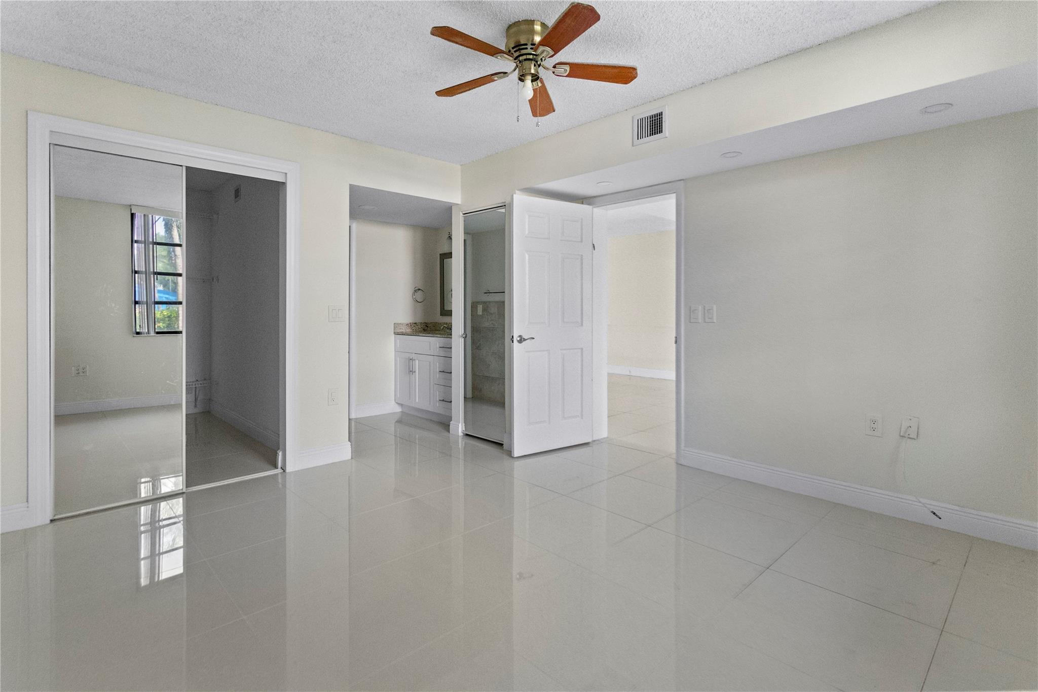 Condo 19 Of Whitehall Con - Residential Lease