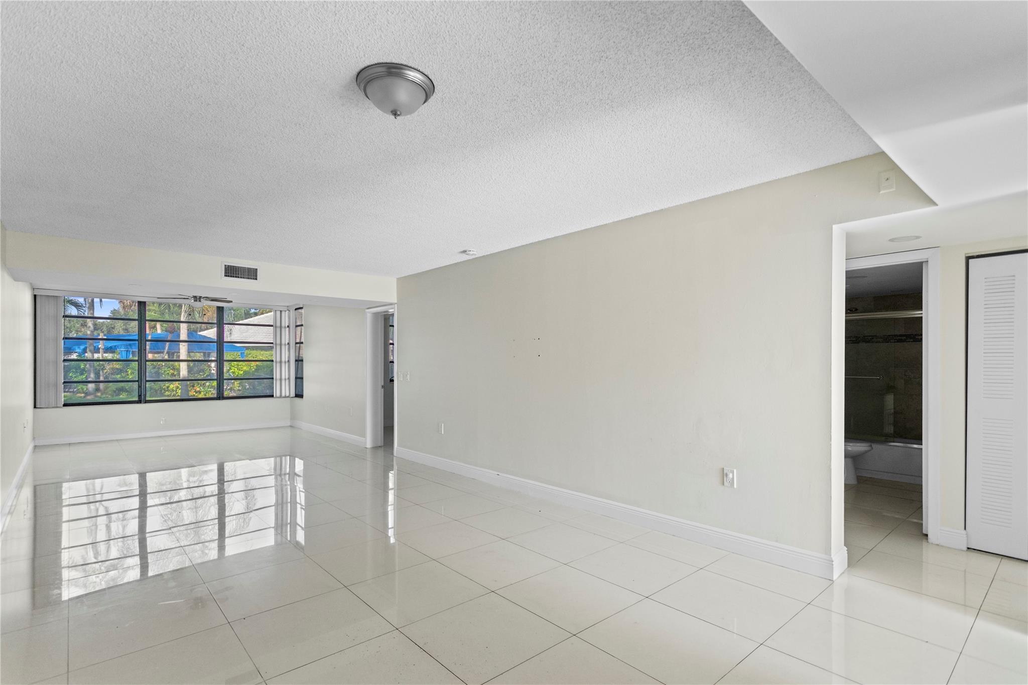 Condo 19 Of Whitehall Con - Residential Lease