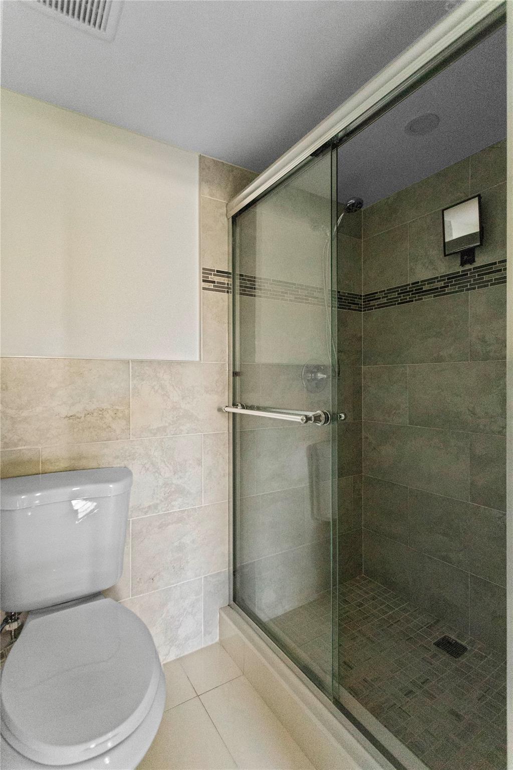 Condo 19 Of Whitehall Con - Residential Lease