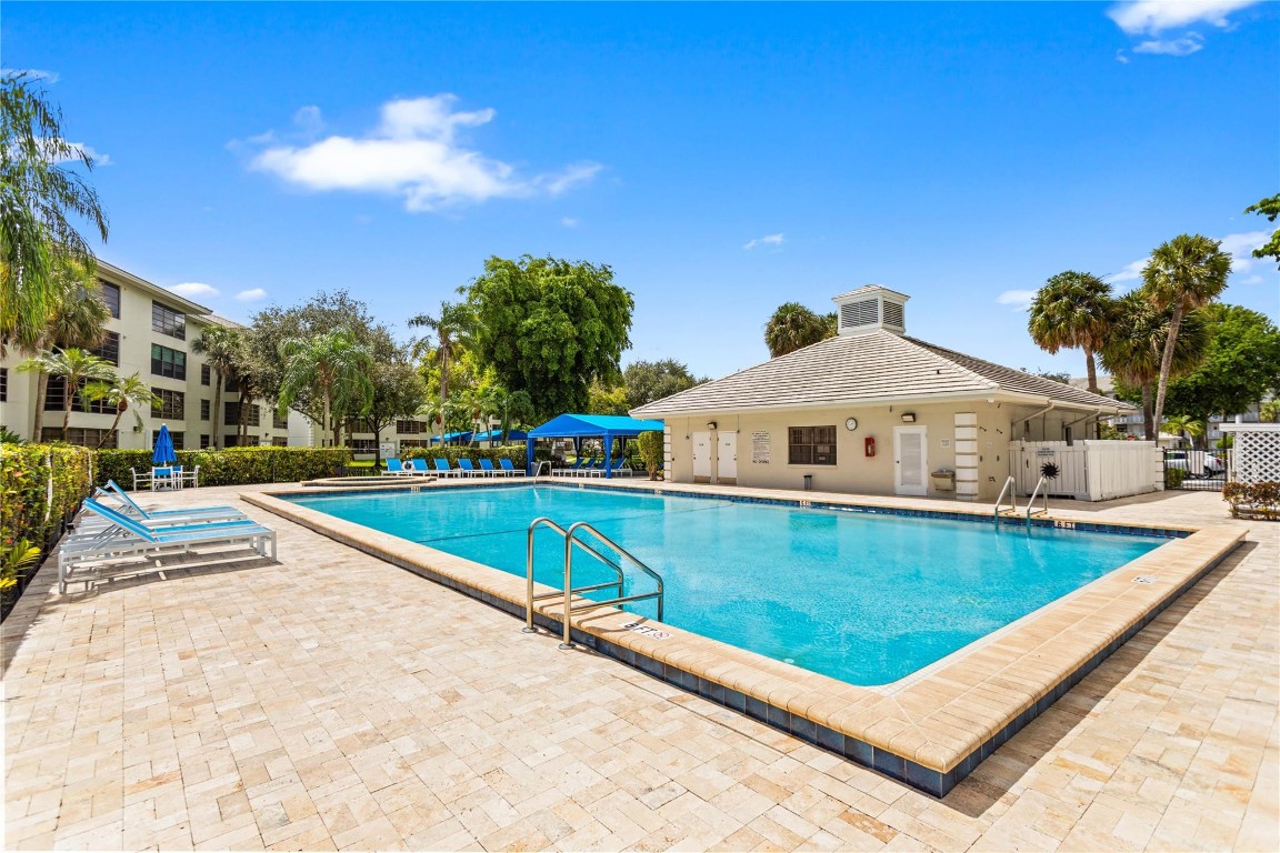 Condo 19 Of Whitehall Con - Residential Lease