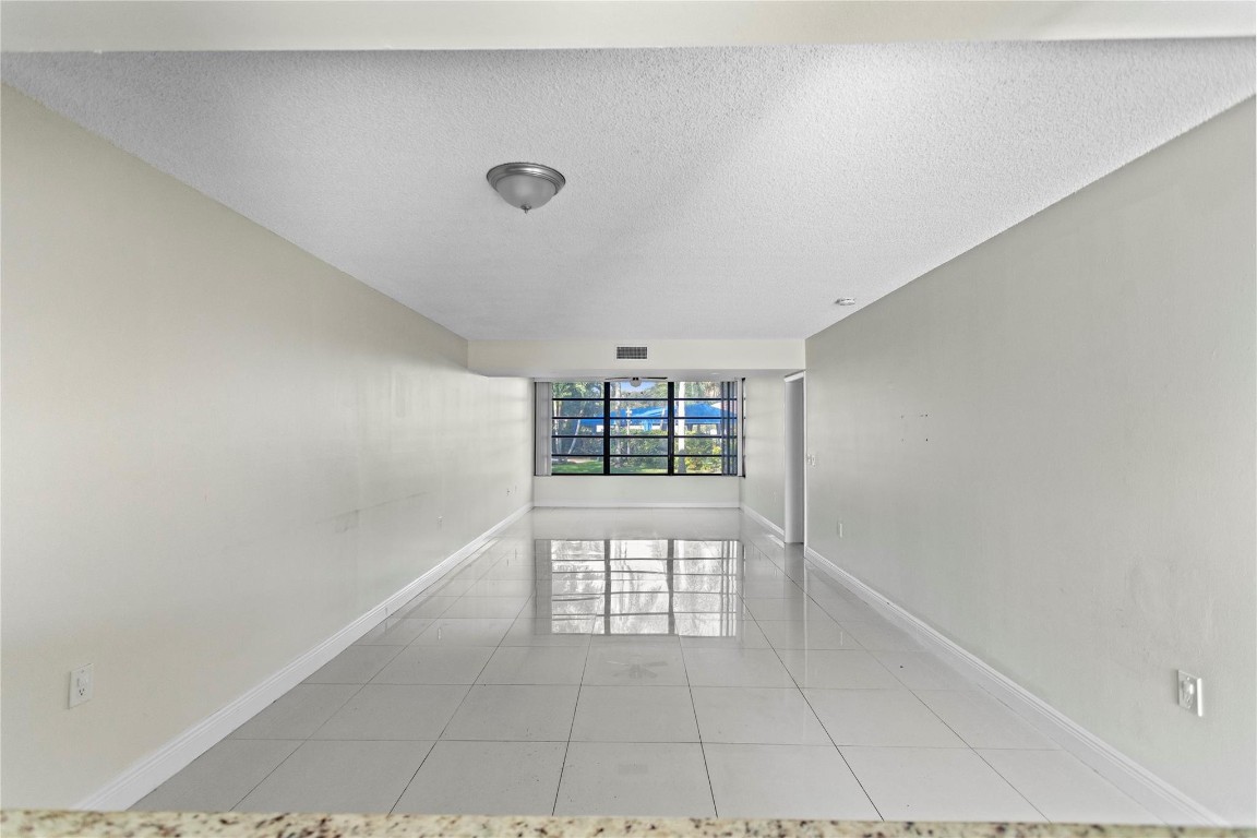 Condo 19 Of Whitehall Con - Residential Lease