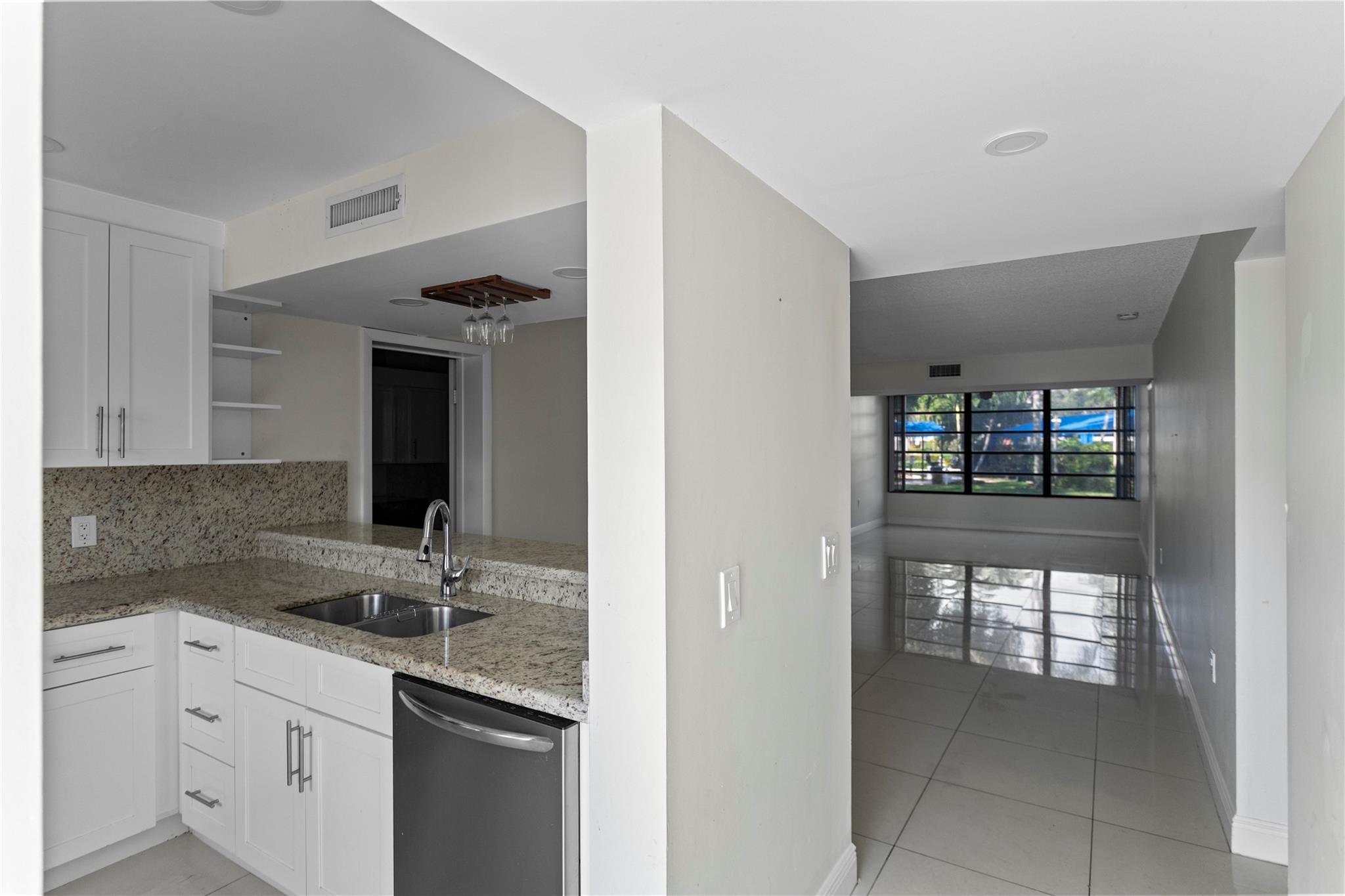 Condo 19 Of Whitehall Con - Residential Lease