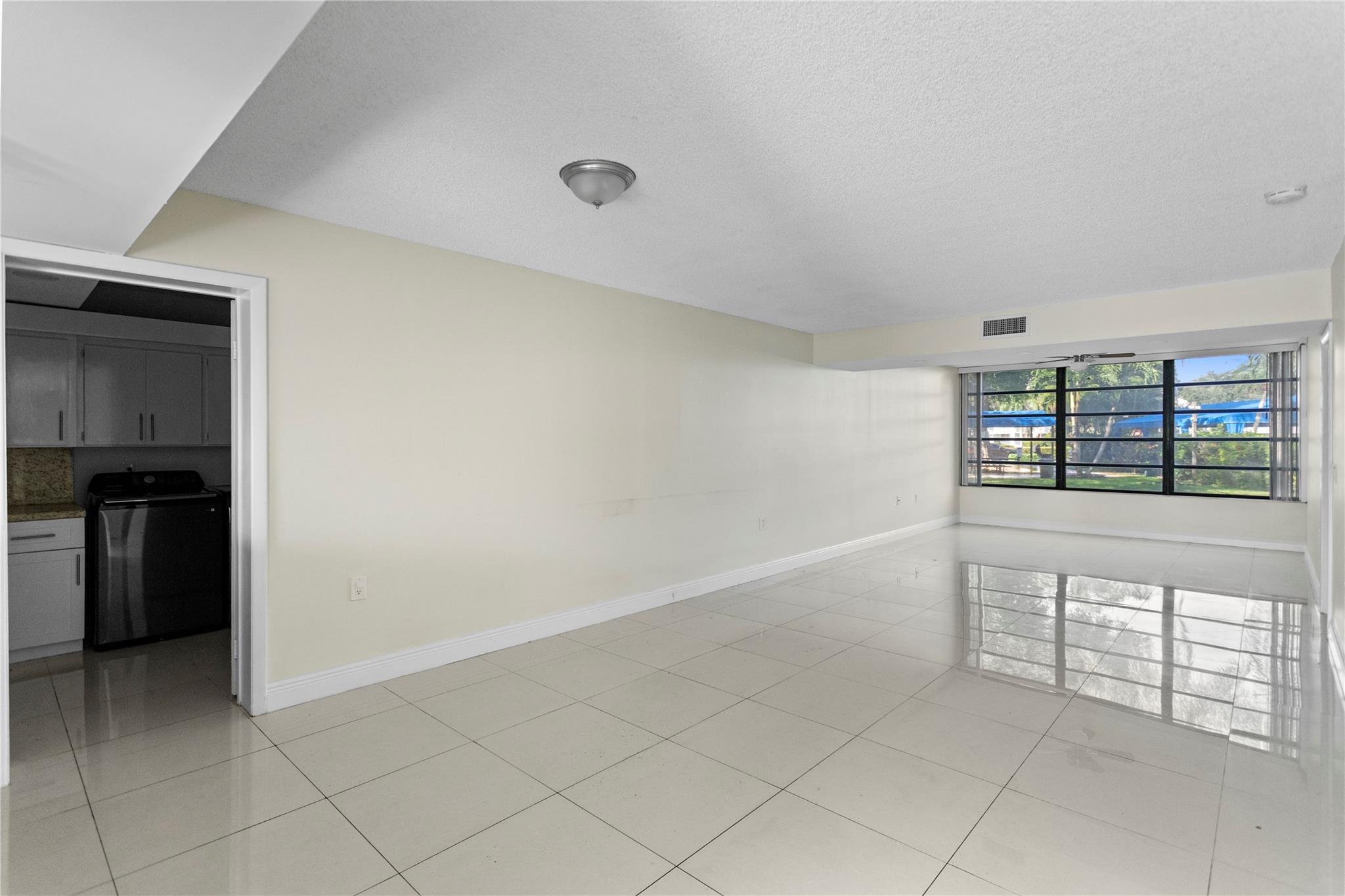 Condo 19 Of Whitehall Con - Residential Lease