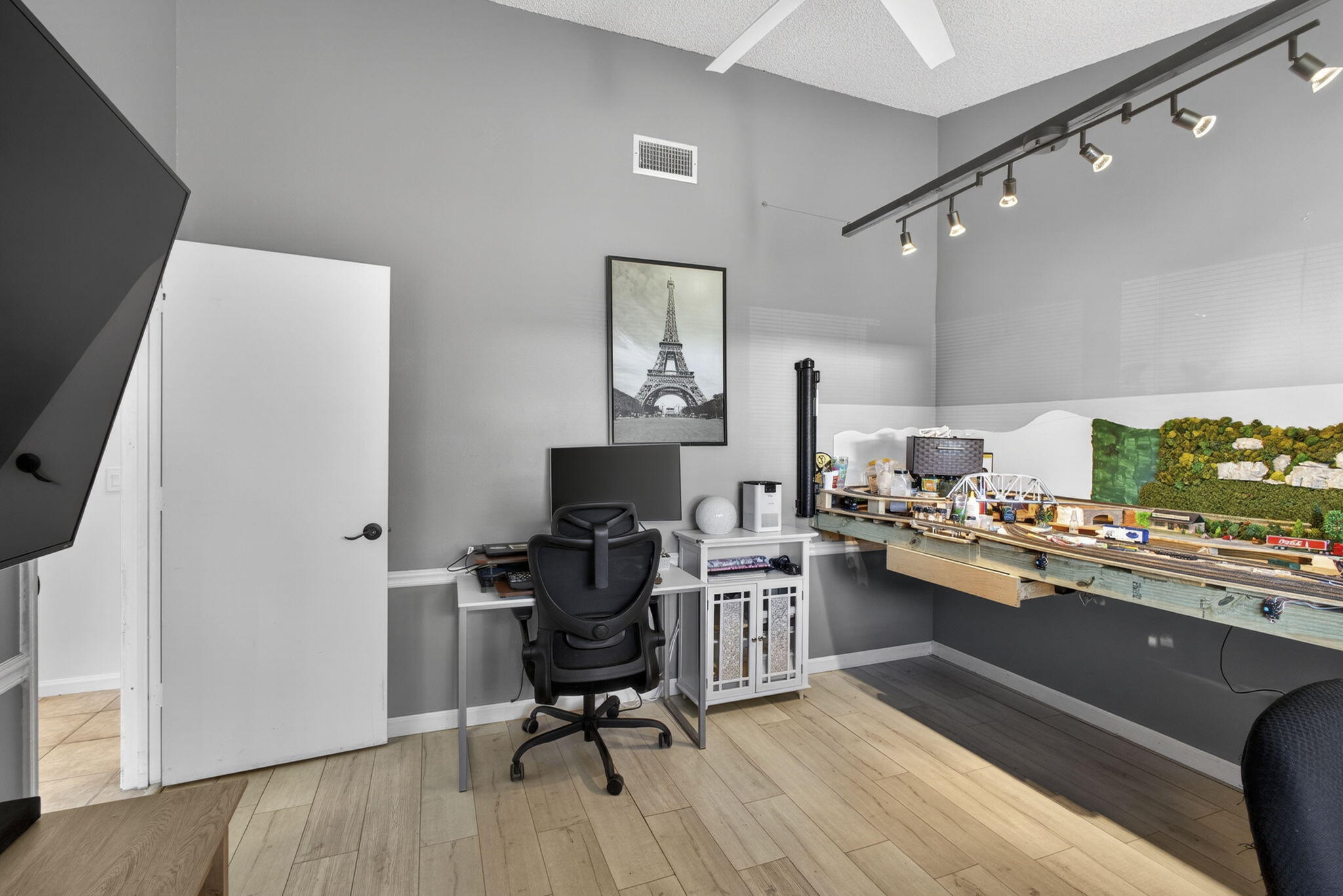 HUNTINGTON WOODS - Residential