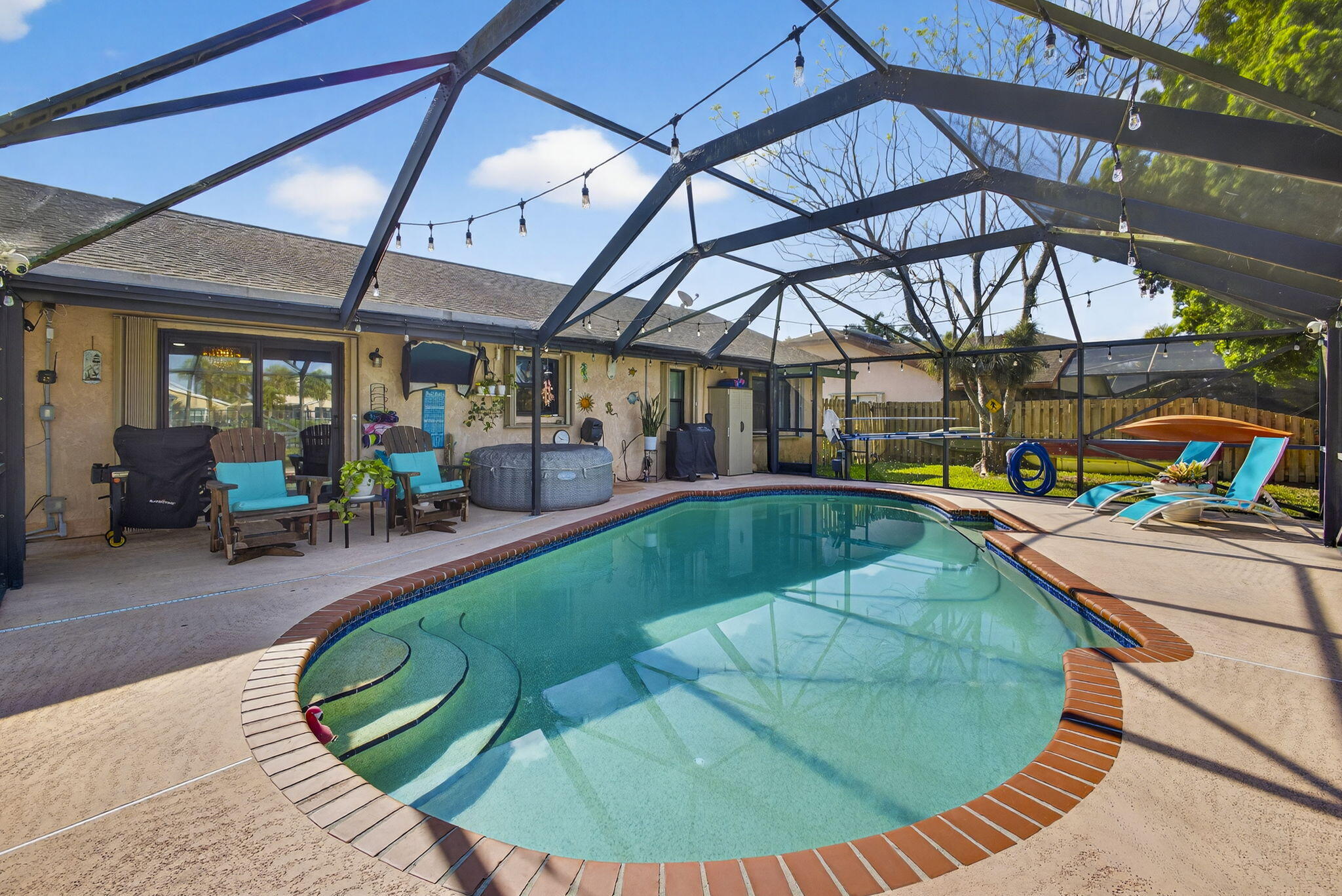 HUNTINGTON WOODS - Residential