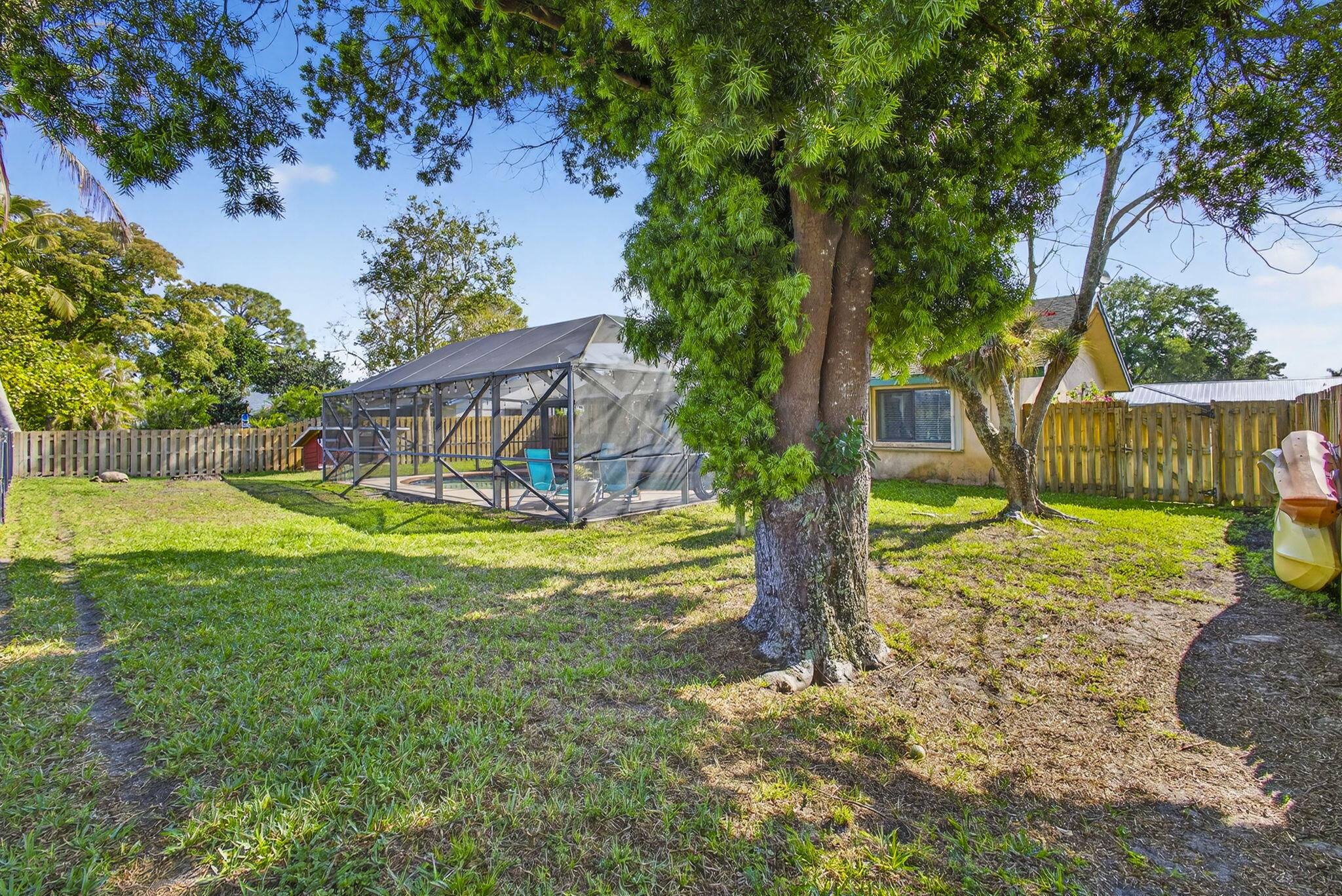 HUNTINGTON WOODS - Residential