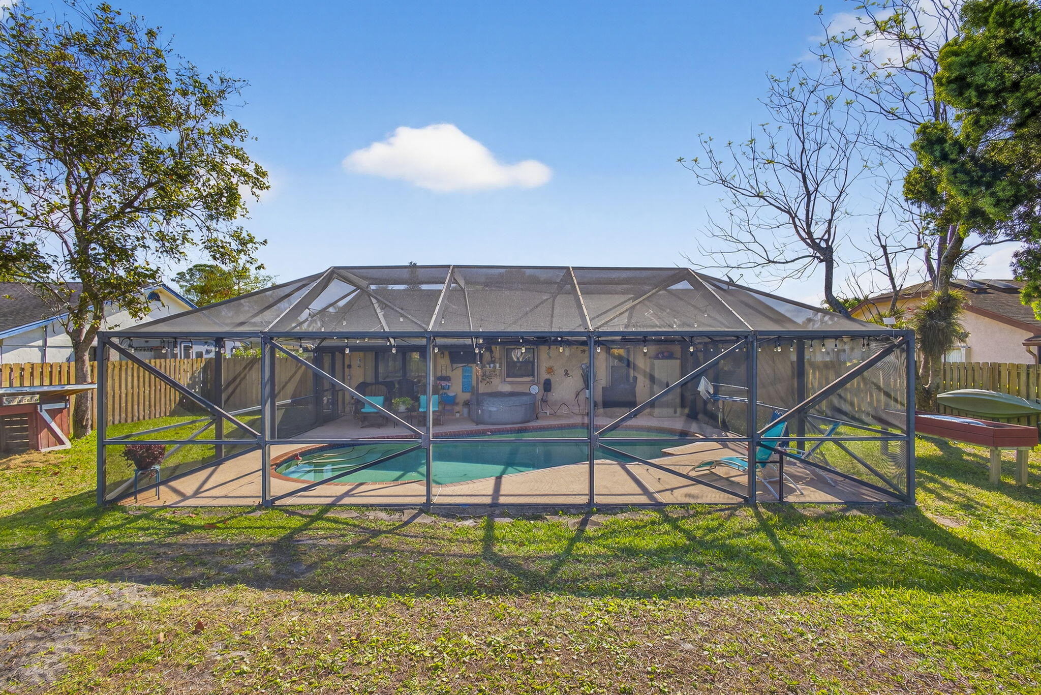 HUNTINGTON WOODS - Residential