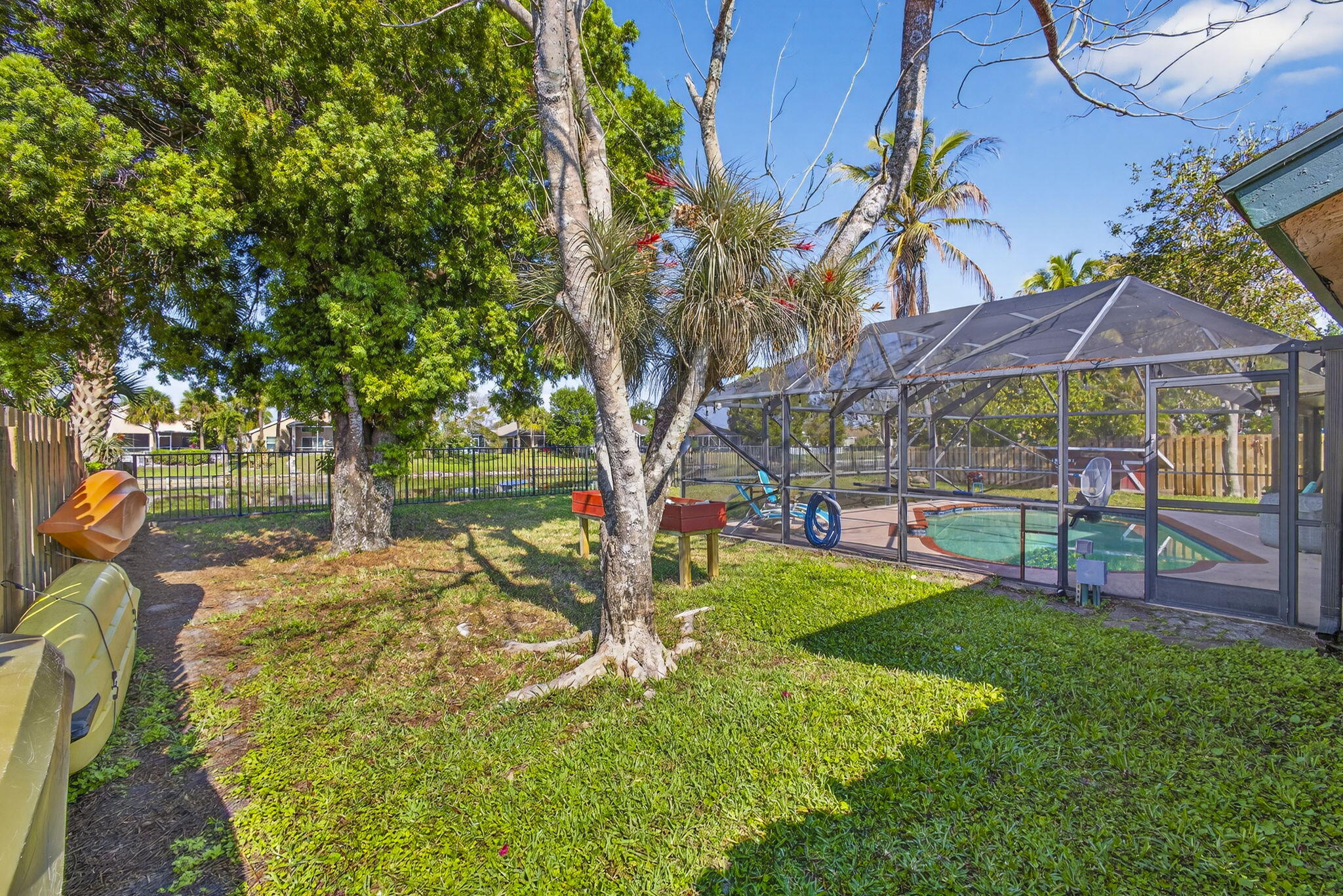 HUNTINGTON WOODS - Residential