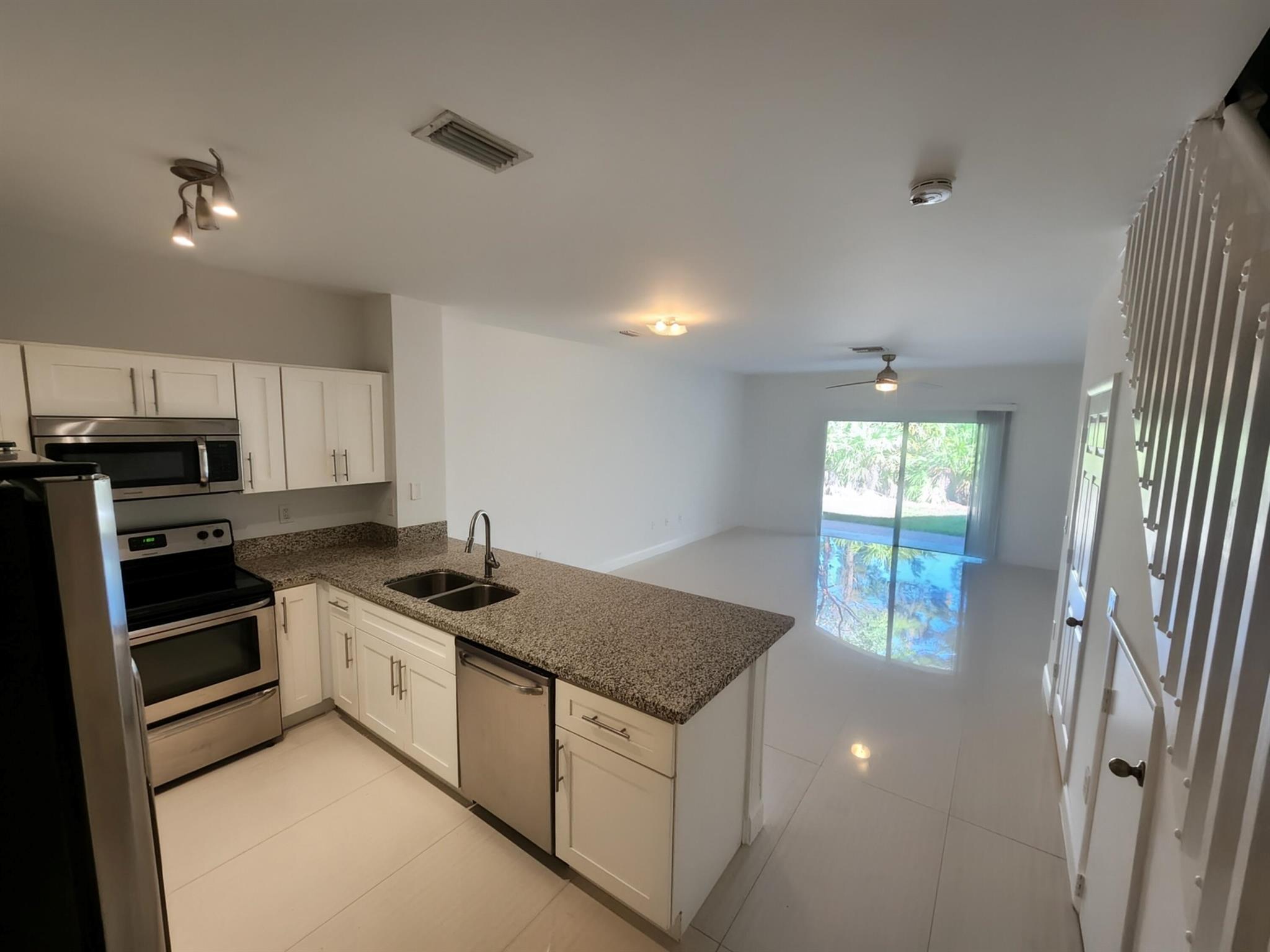 MARINER VILLAGE OF MARTIN - Residential Lease