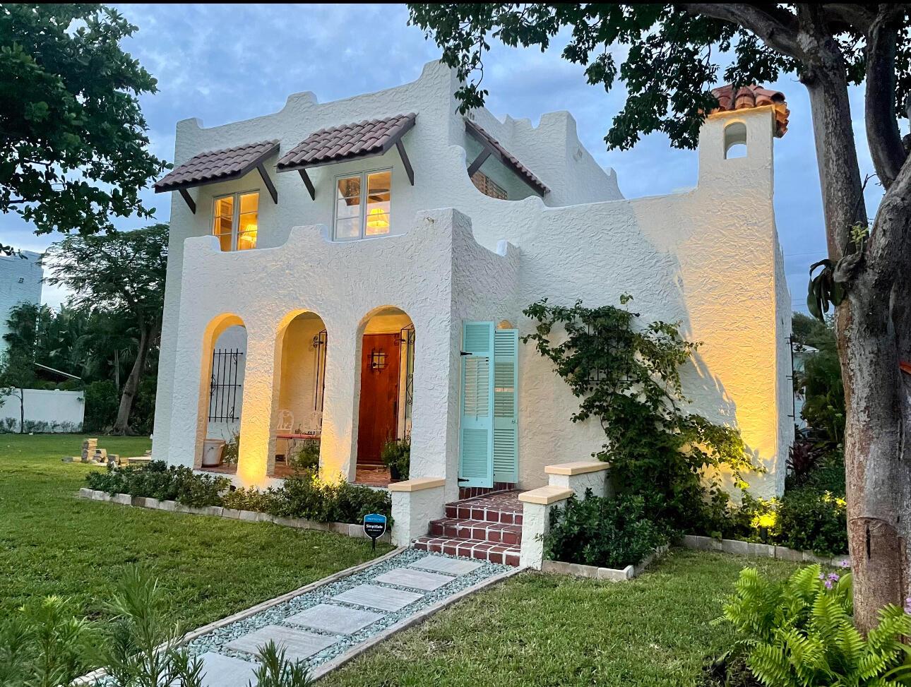 COLLEGE PARK - Residential Lease