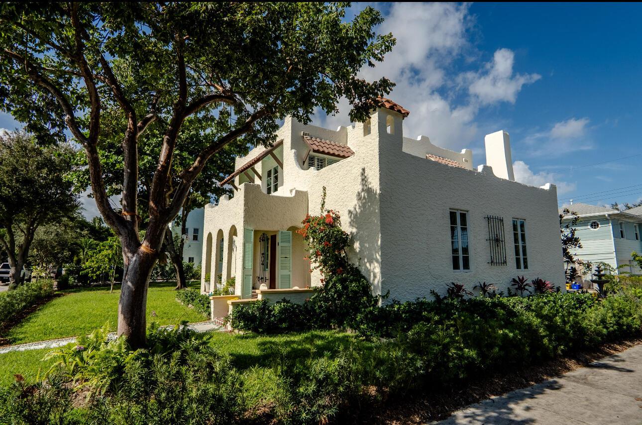 COLLEGE PARK - Residential Lease