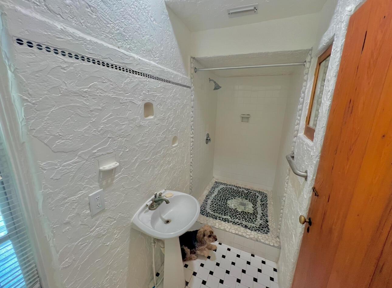 COLLEGE PARK - Residential Lease