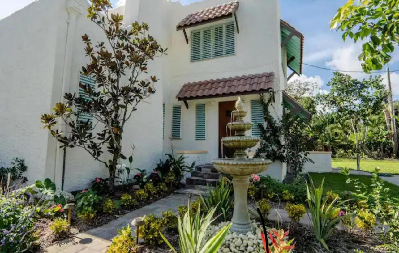 COLLEGE PARK - Residential Lease