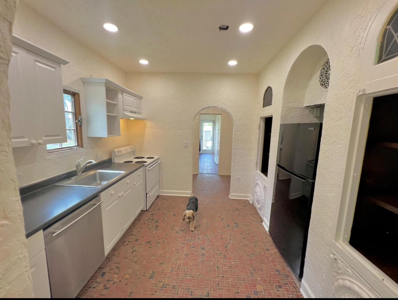 COLLEGE PARK - Residential Lease