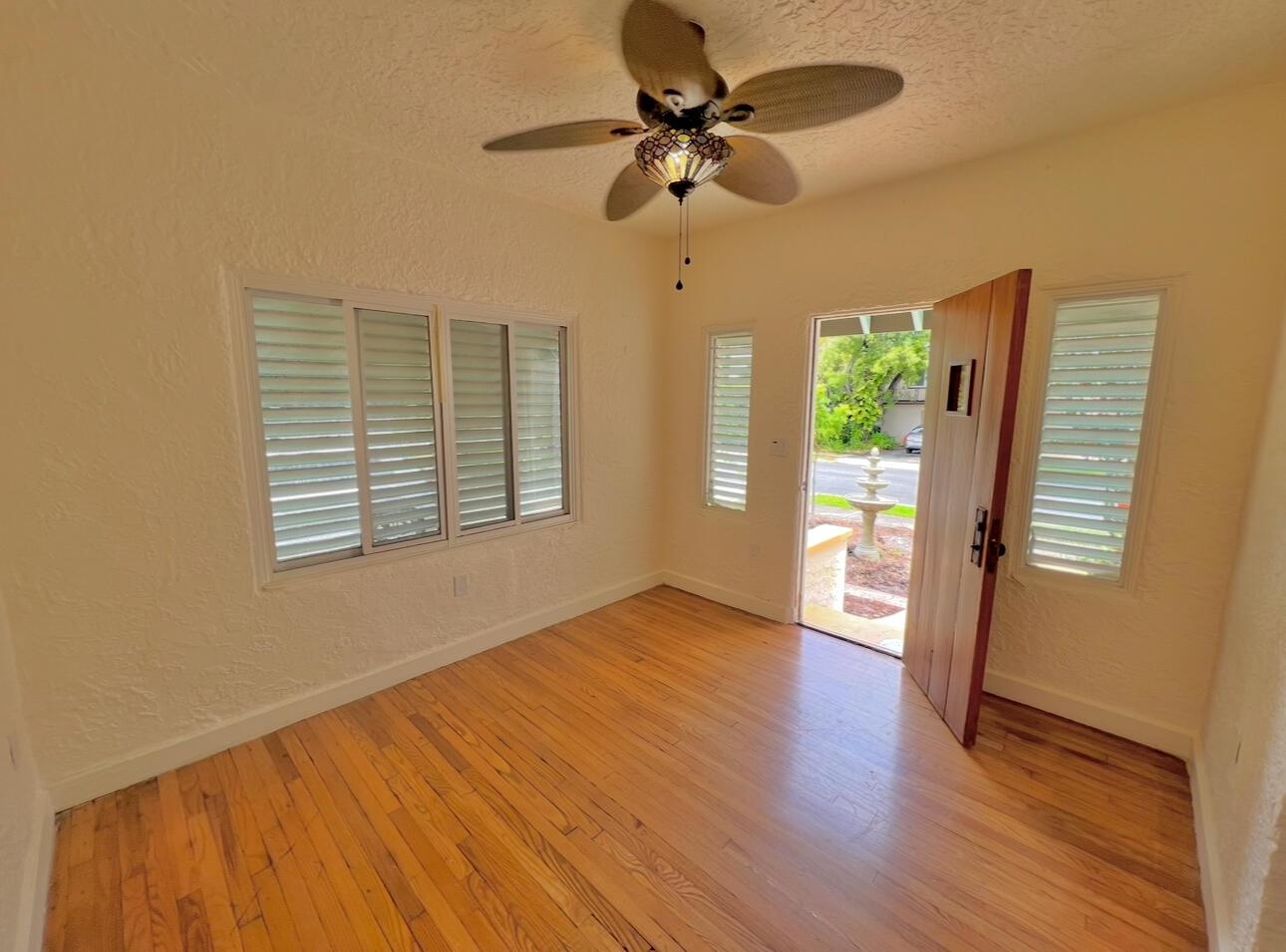 COLLEGE PARK - Residential Lease