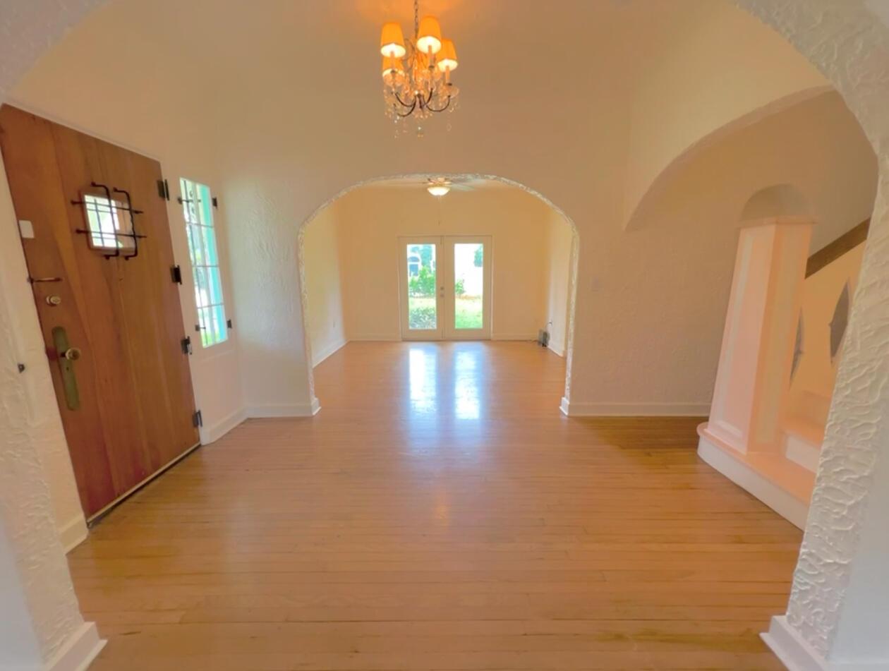 COLLEGE PARK - Residential Lease