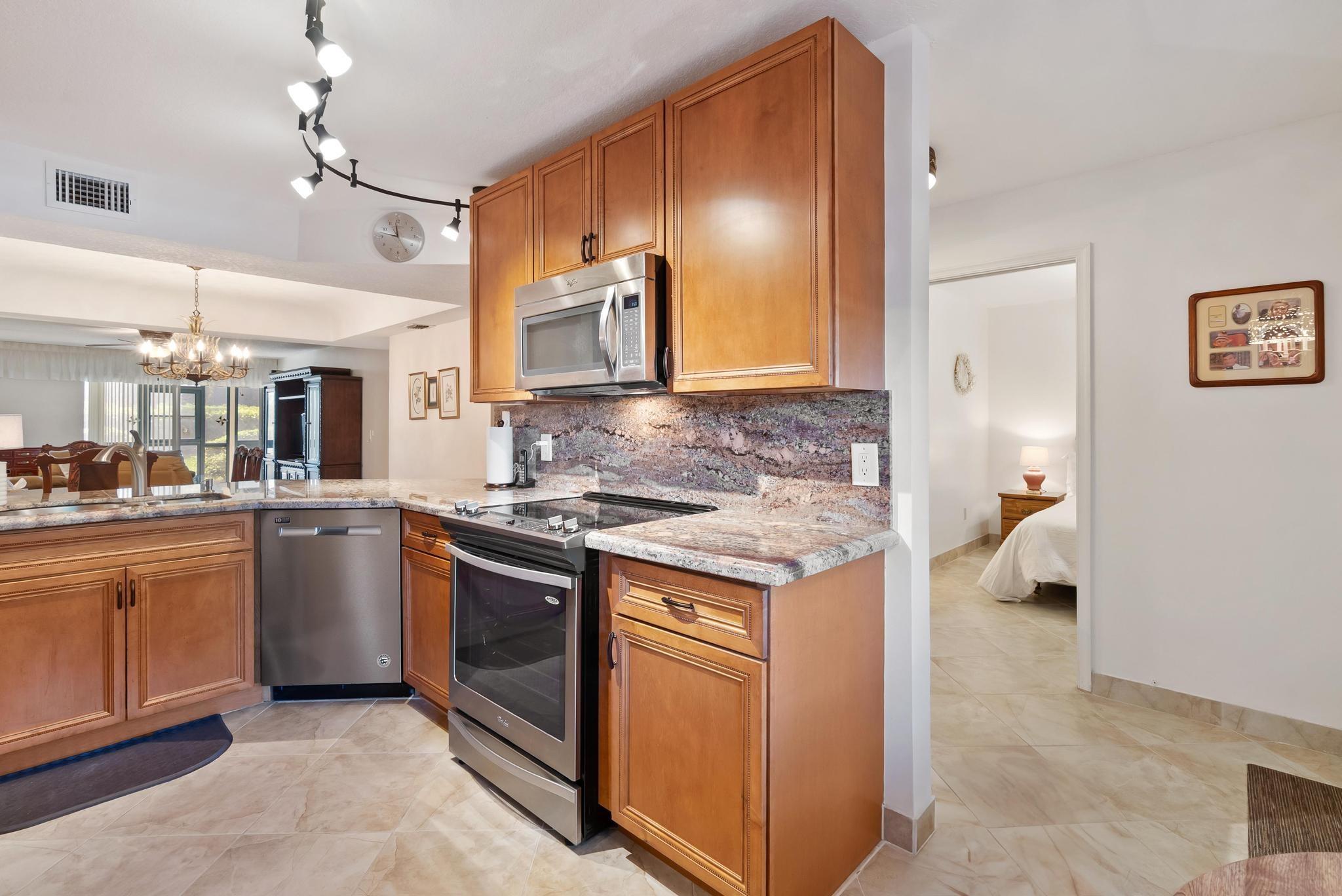 23385 Barwood Ln 102