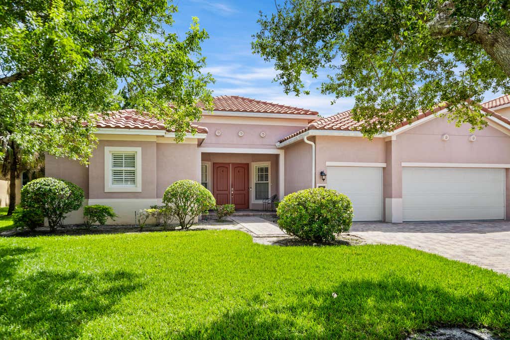 Photo of 6019 SW Longspur Lane, Palm City, FL 34990 (MLS # B26052396)