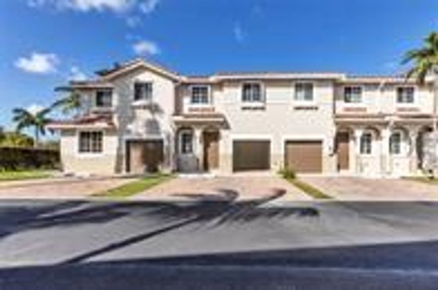 Freshly painted 3 bedrooms 2-1/2 baths townhome currently vacant, HOA requires a 680 credit
score and $40,000.00 income.  Gated neighborhood.  Community pool and park.  The unit is currently getting some renovations completed with new flooring for the upstairs and updated baths.