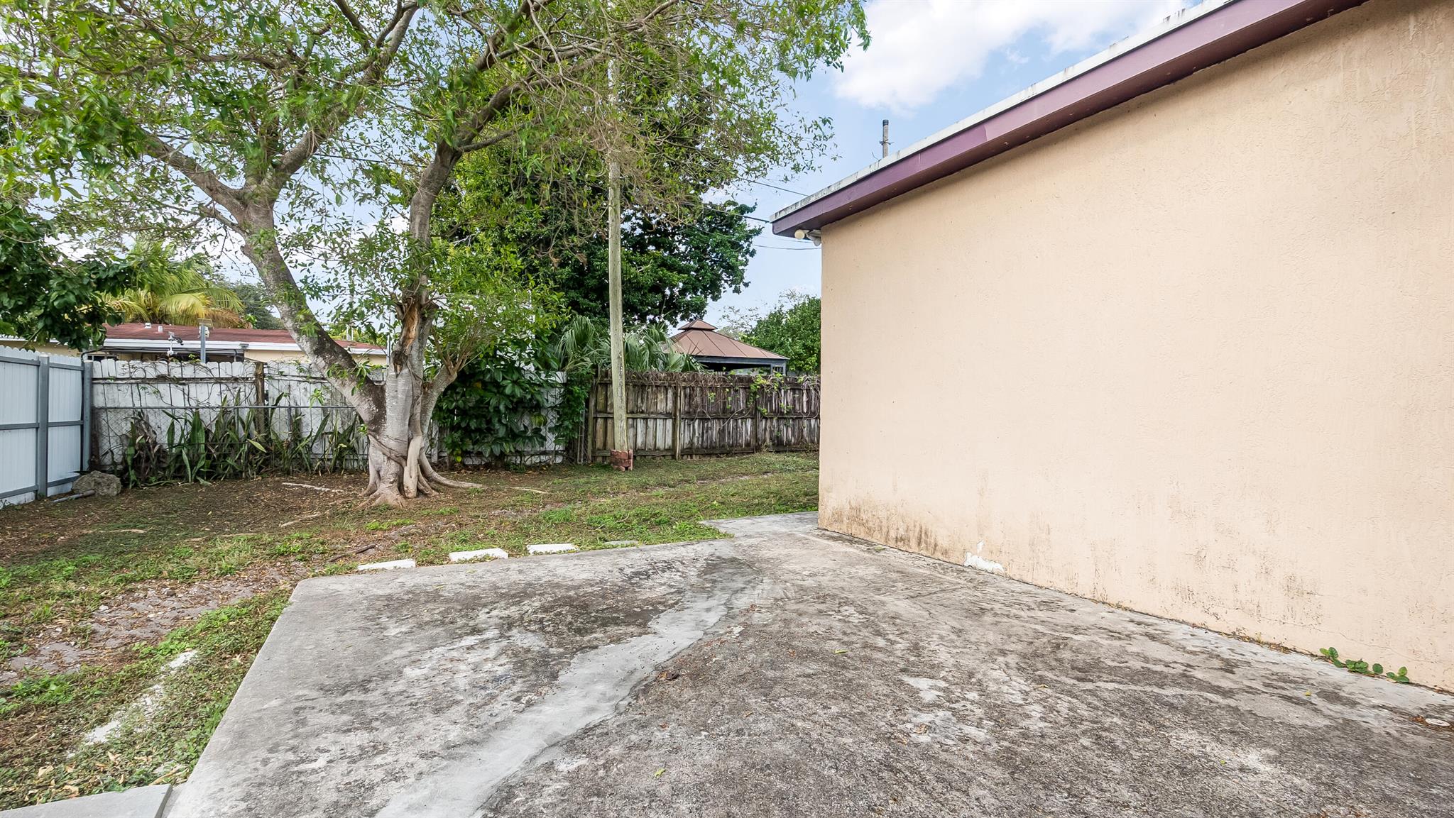 LAKE FOREST SEC 4 - Residential