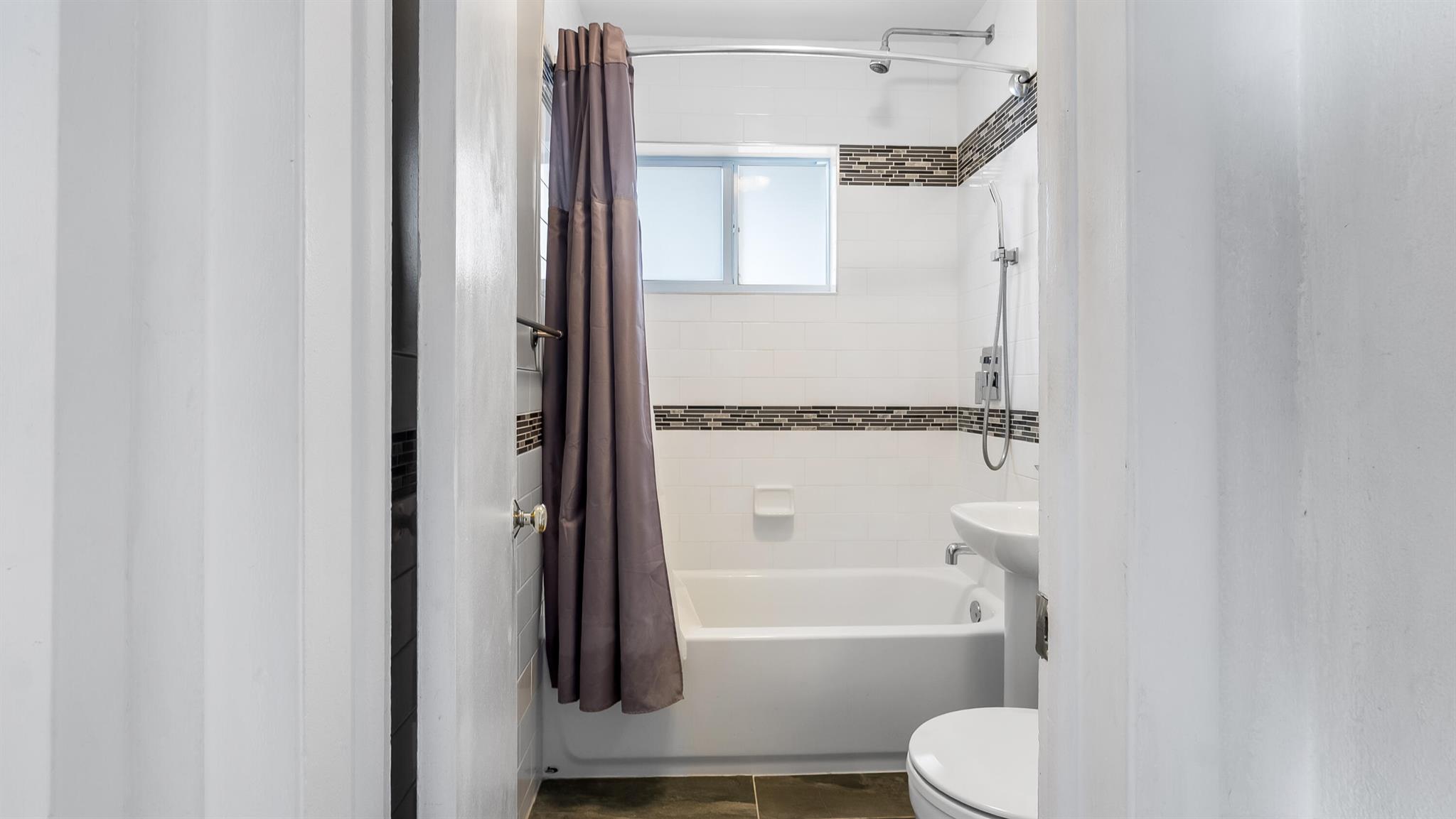 LAKE FOREST SEC 4 - Residential