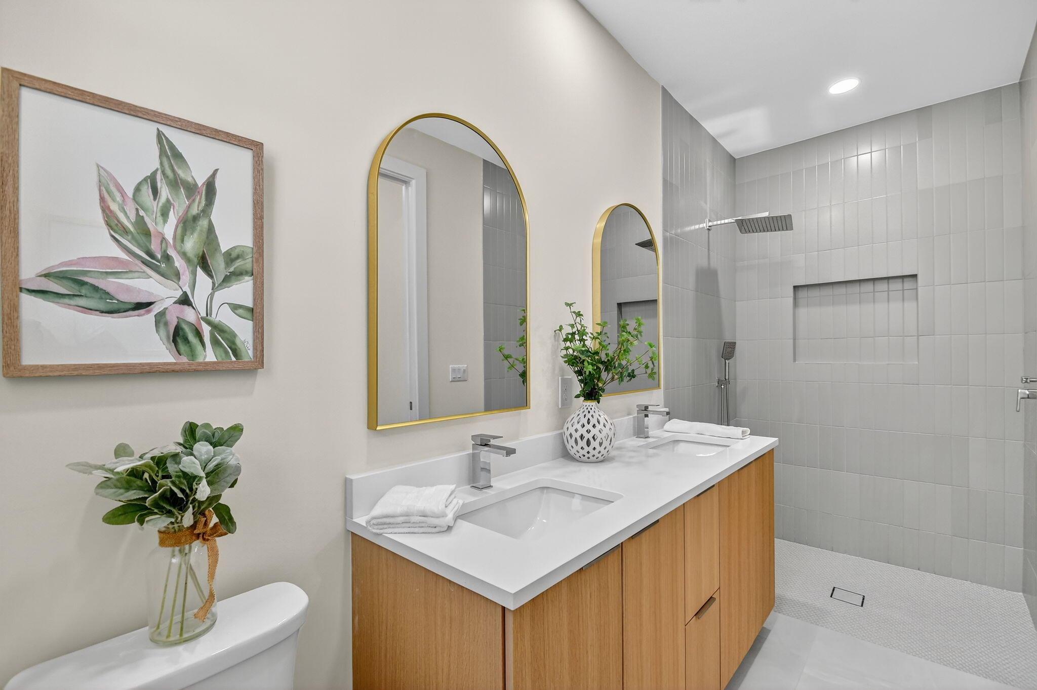 PINE GARDENS - Residential