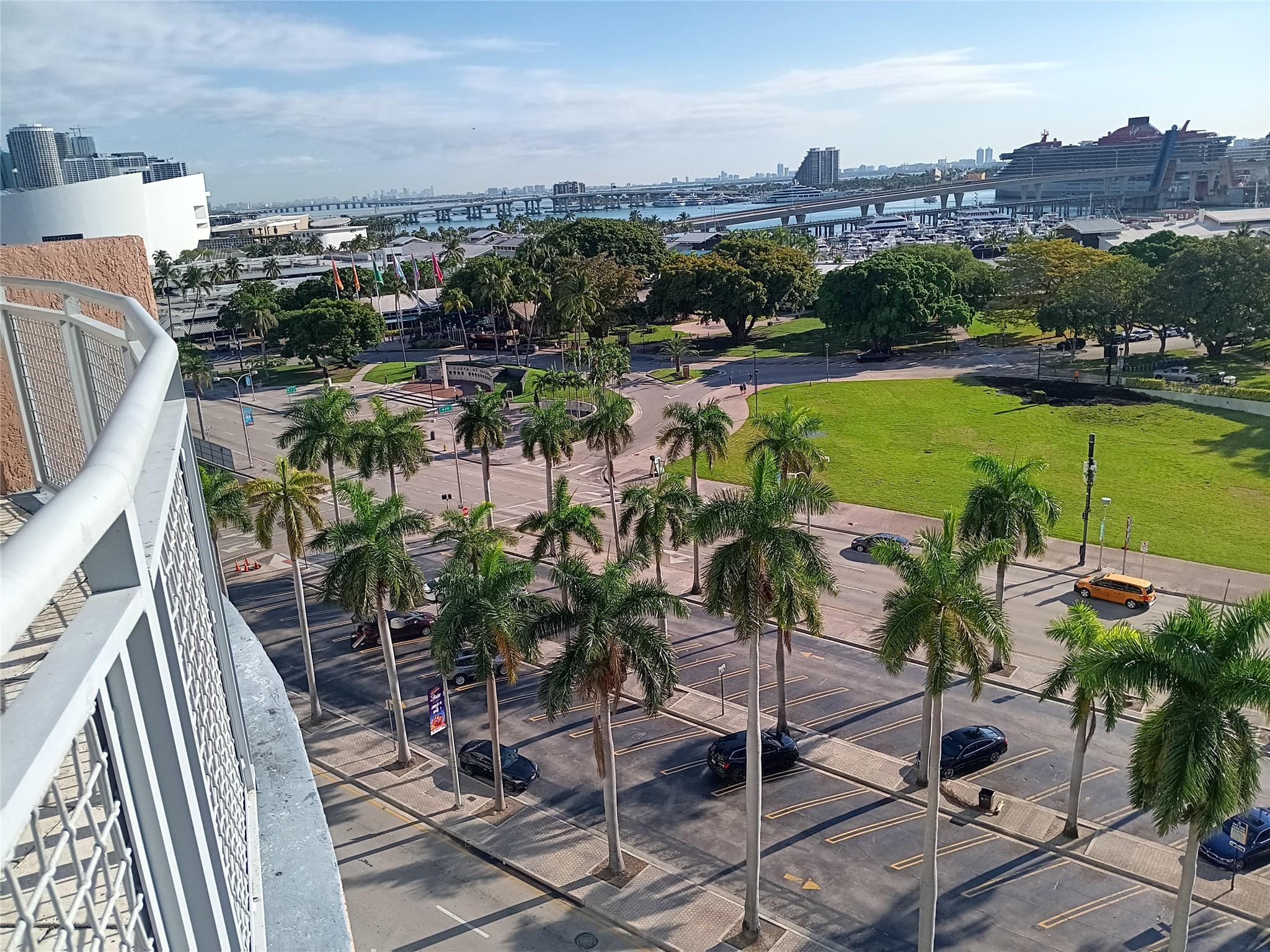 VIZCAYNE SOUTH CONDO - Residential Lease