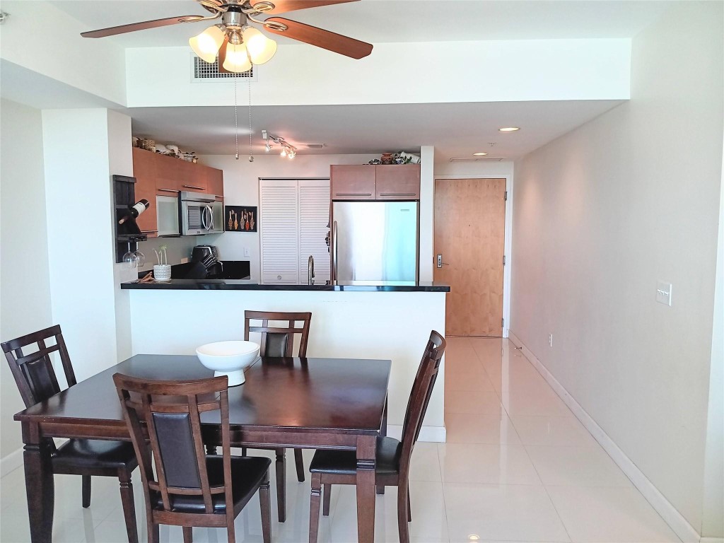 VIZCAYNE SOUTH CONDO - Residential Lease