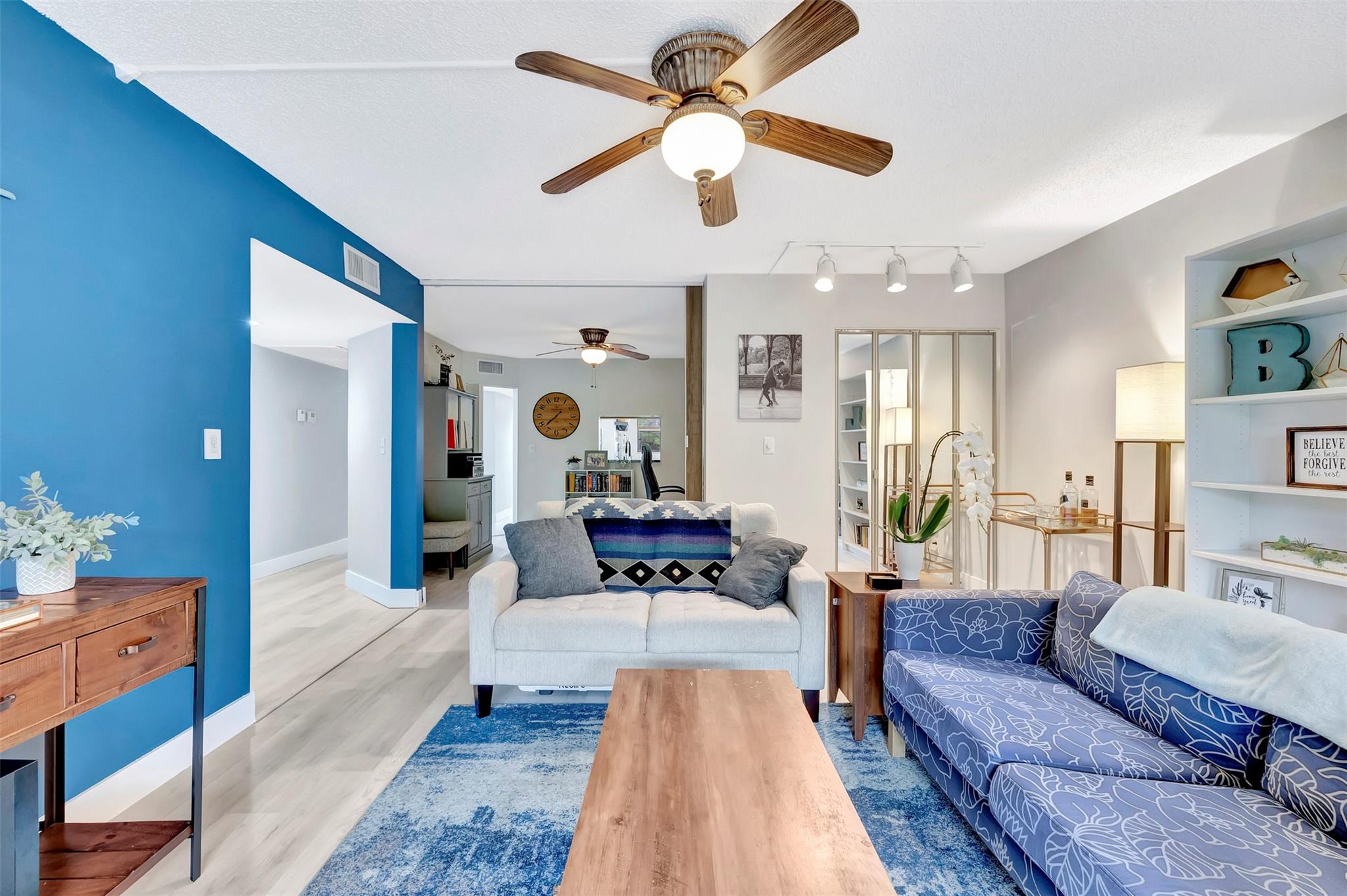 Hammocks - Lake Forest - Residential