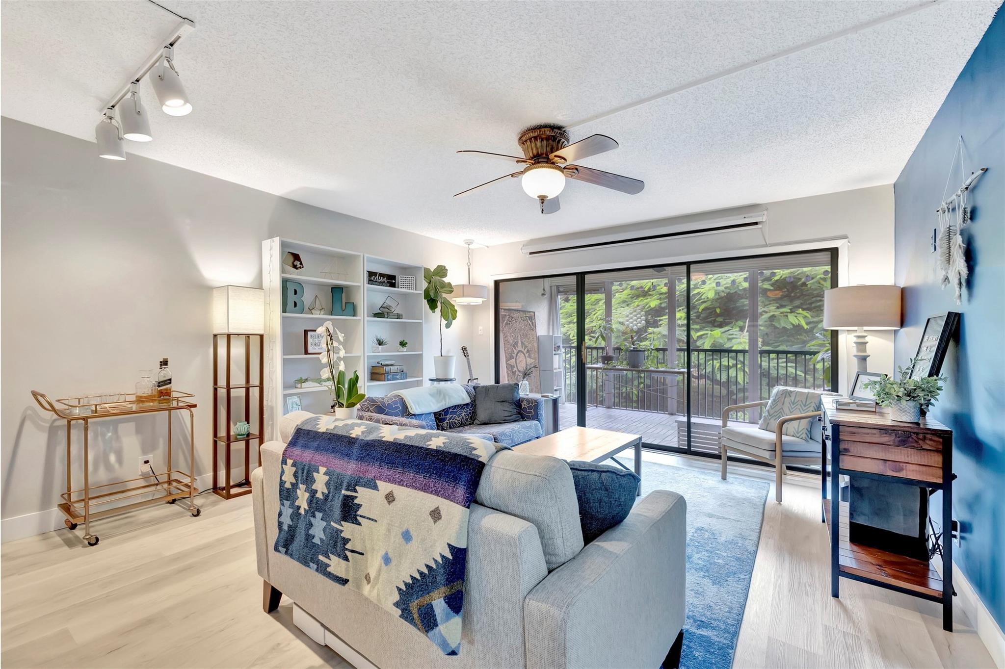 Hammocks - Lake Forest - Residential