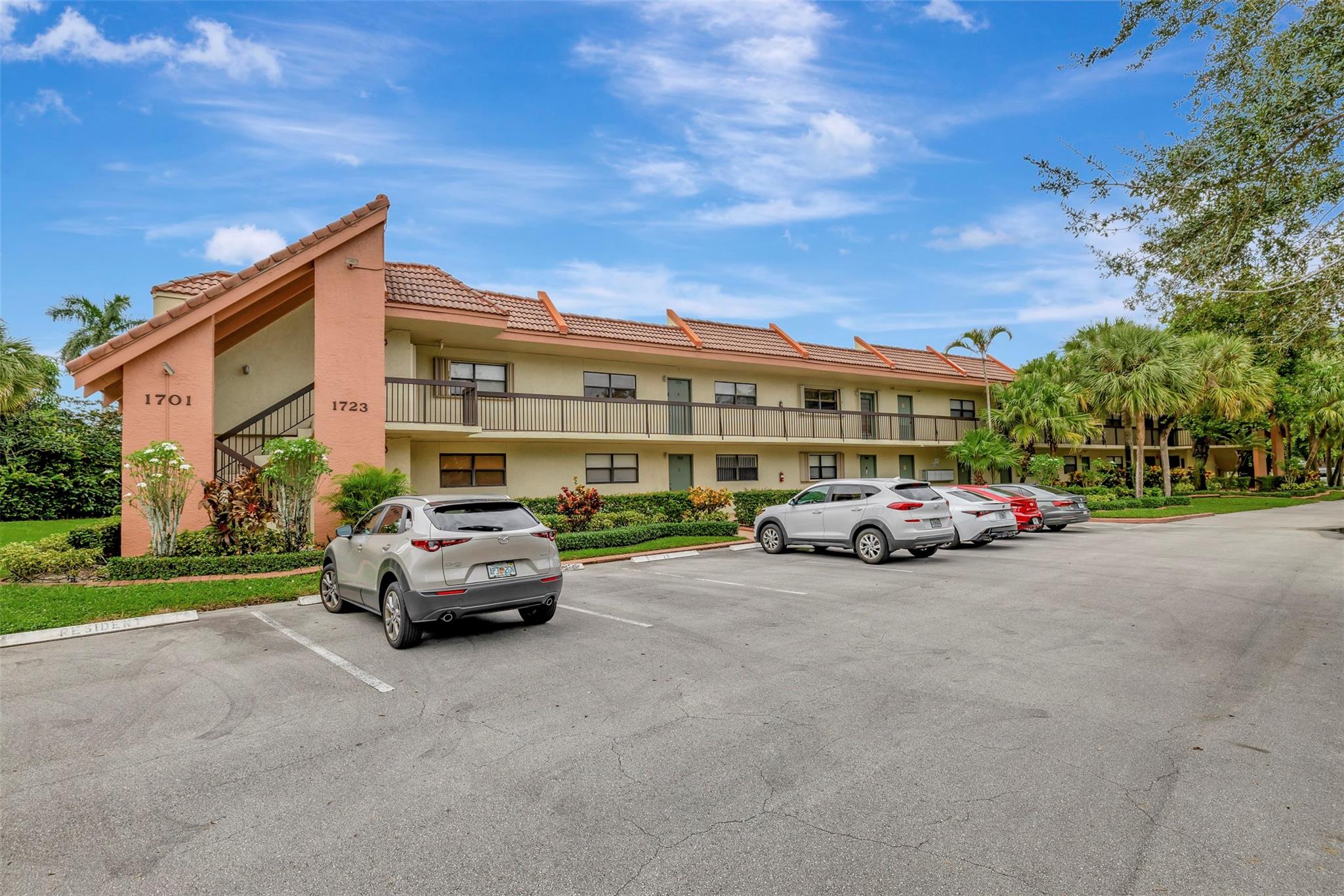 Hammocks - Lake Forest - Residential