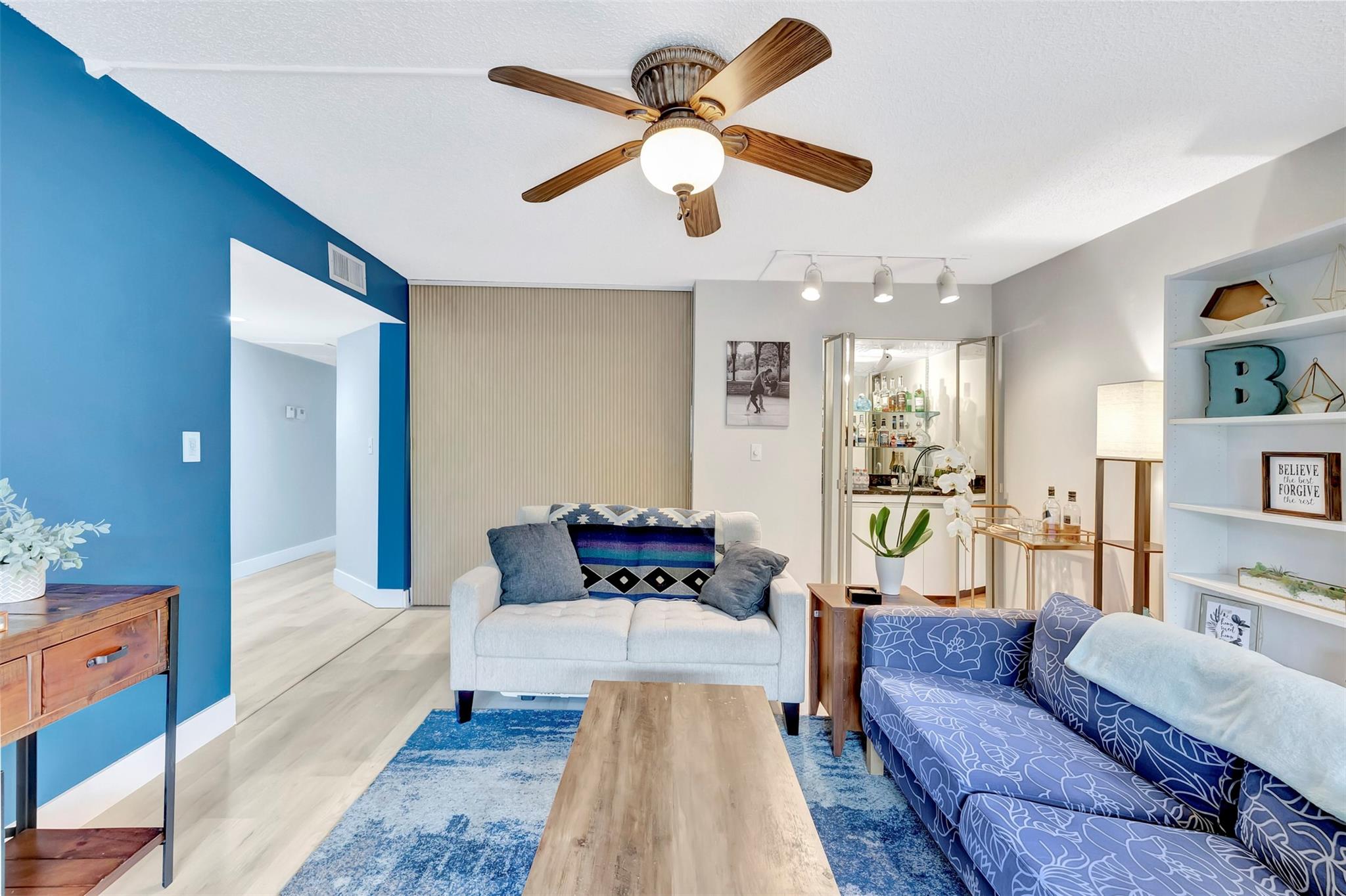 Hammocks - Lake Forest - Residential