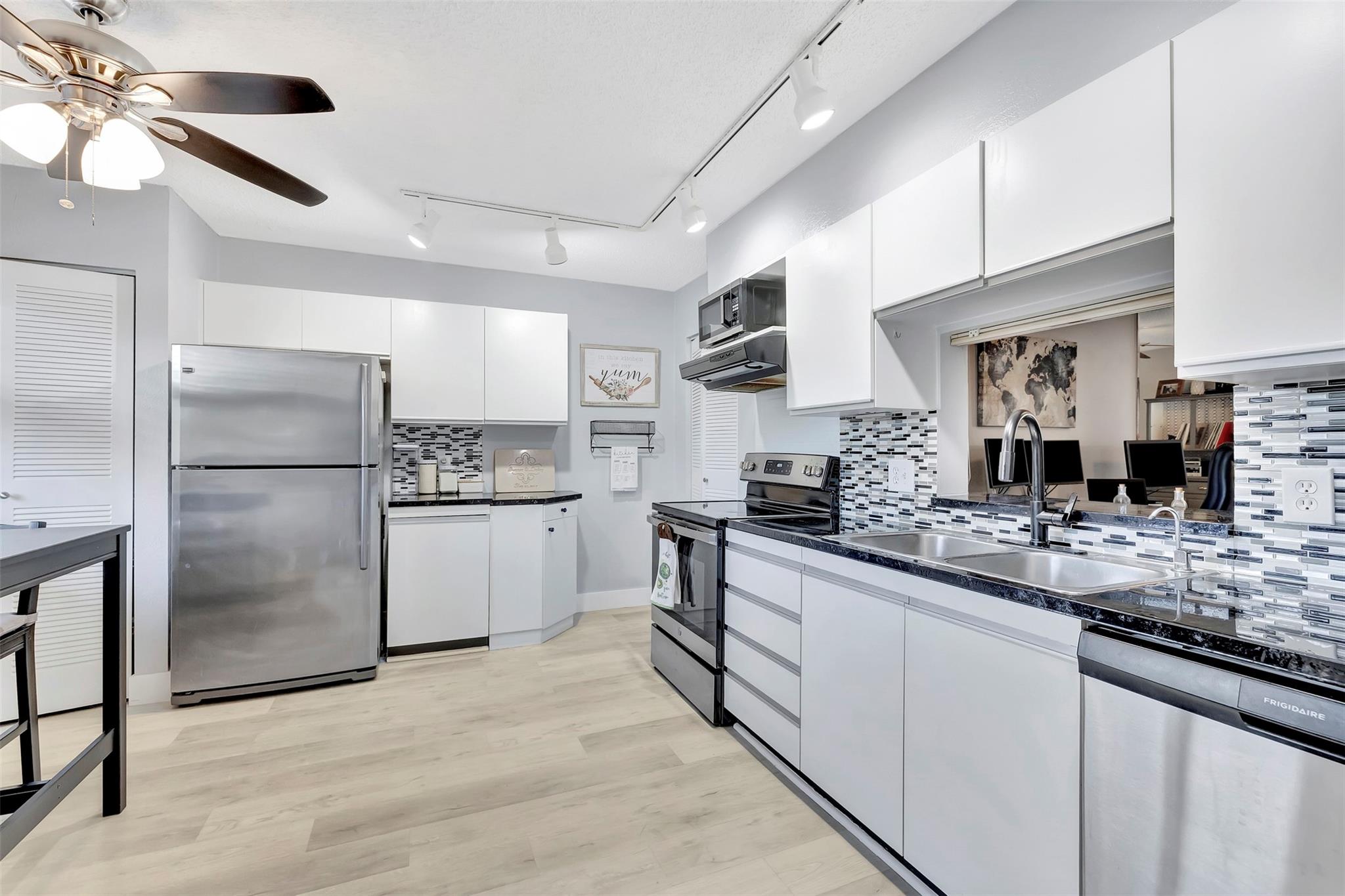 Hammocks - Lake Forest - Residential