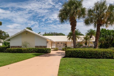 Photo of 2811 SE Fairway W, Stuart, FL 34997 (MLS # R11127671)