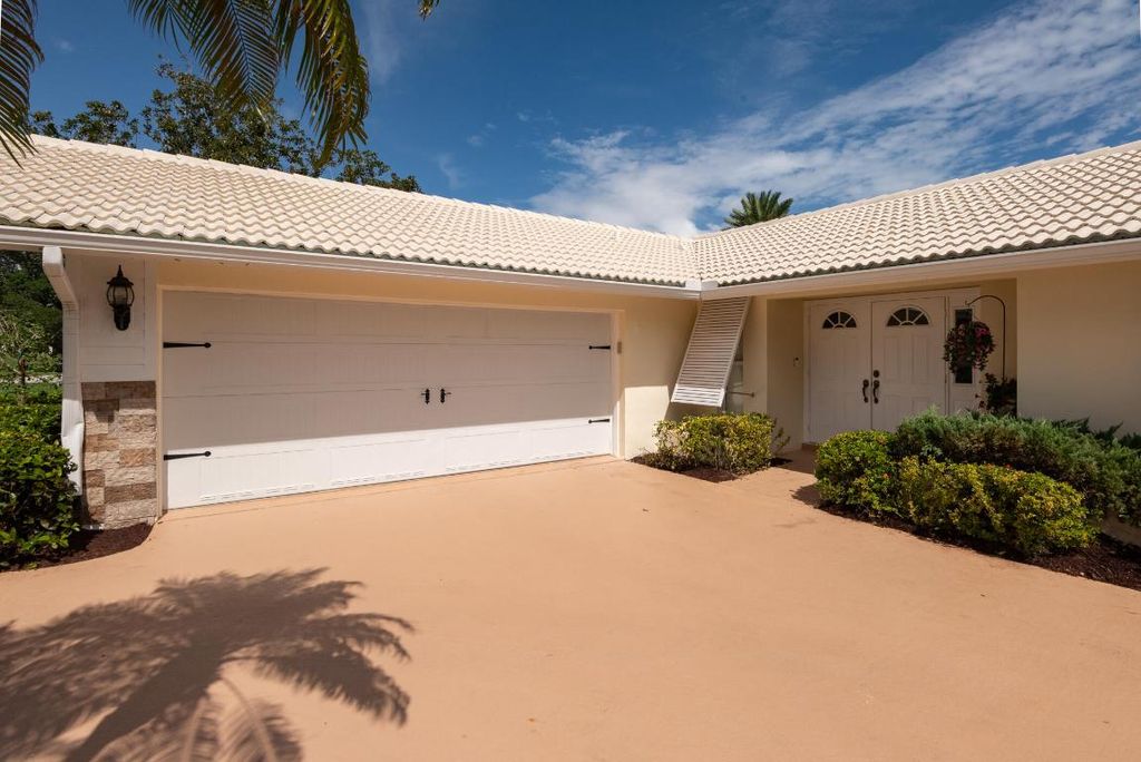 Photo of 2811 SE Fairway W, Stuart, FL 34997 (MLS # R11127671)