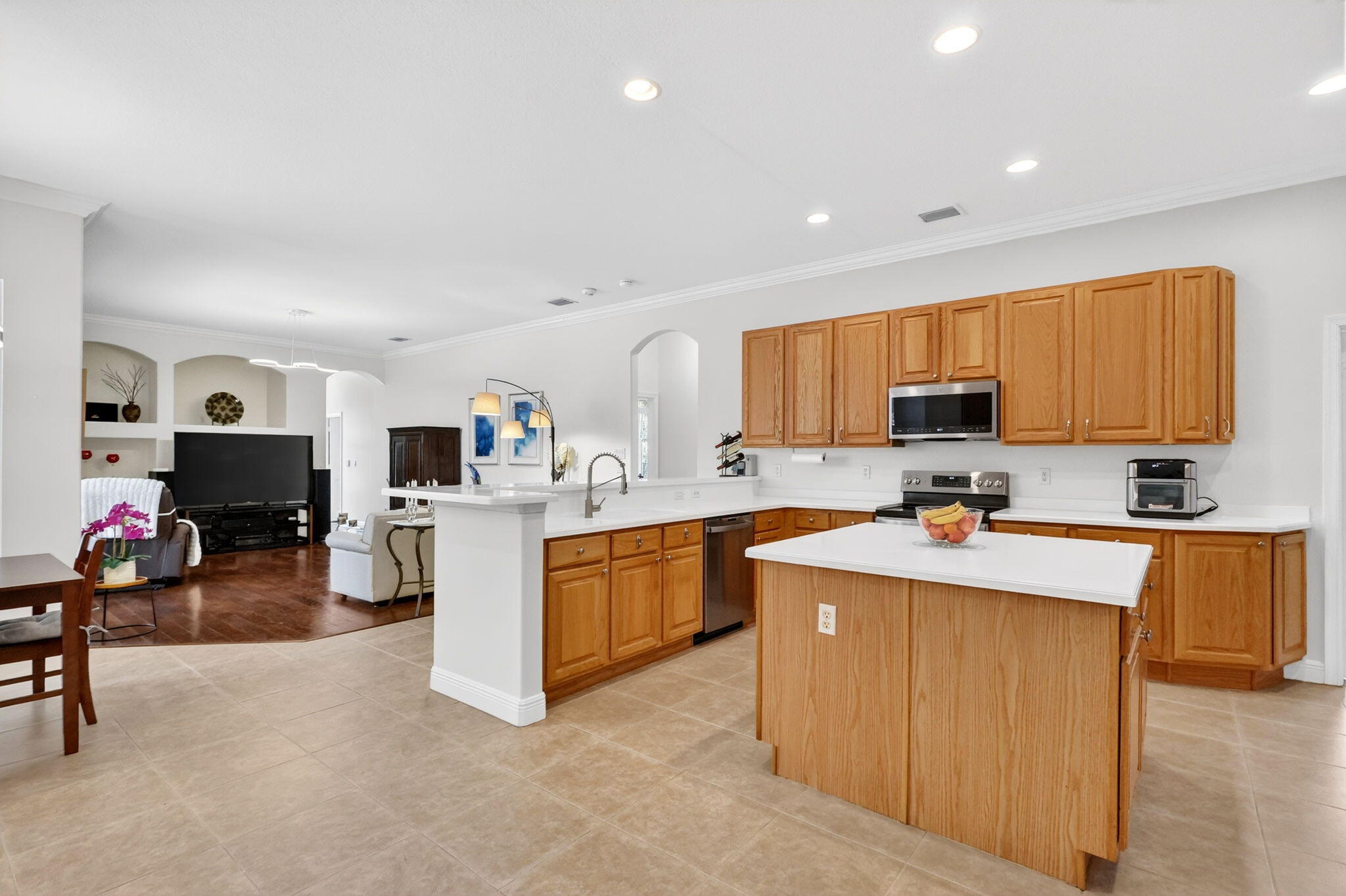 LAKE TUSCANY - Residential