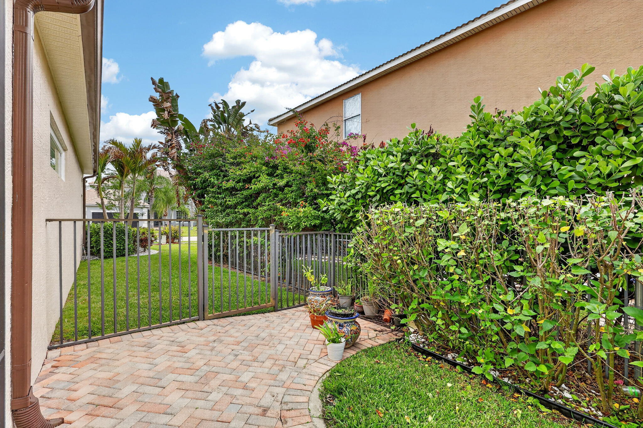 LAKE TUSCANY - Residential