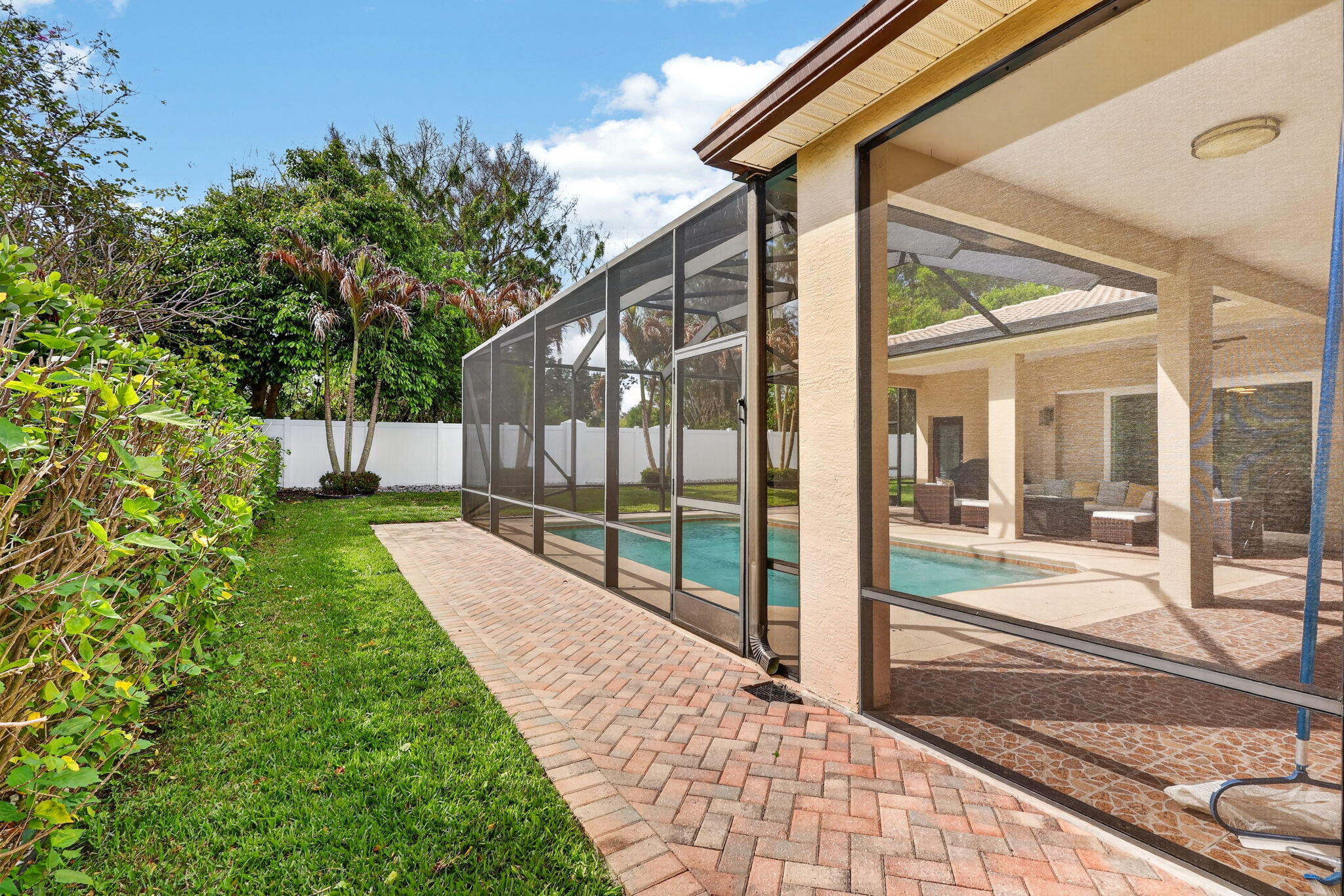 LAKE TUSCANY - Residential