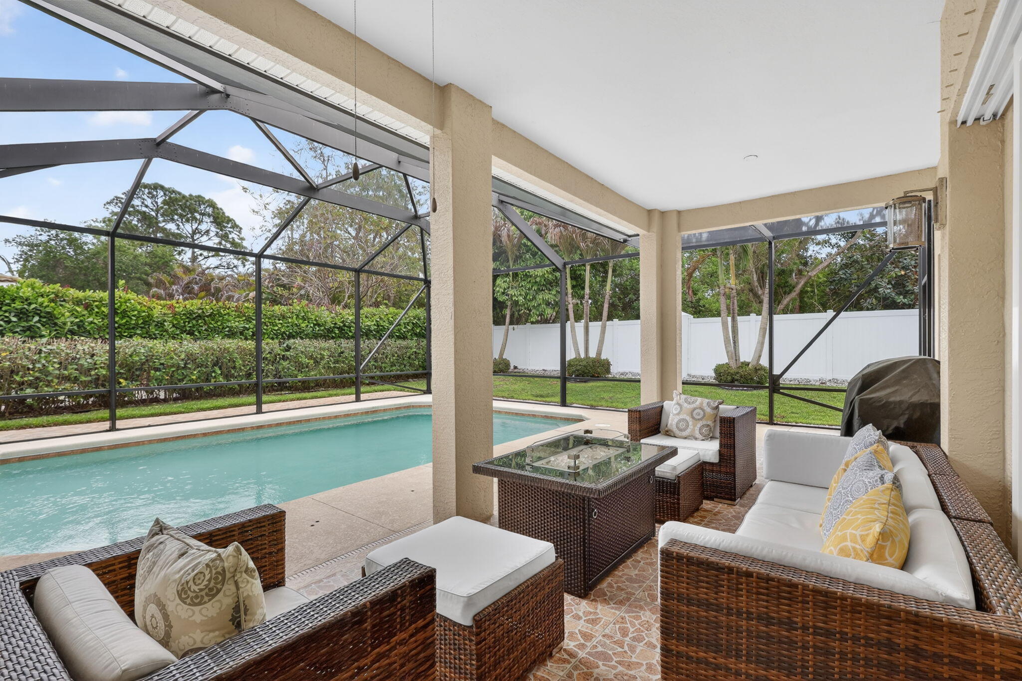 LAKE TUSCANY - Residential