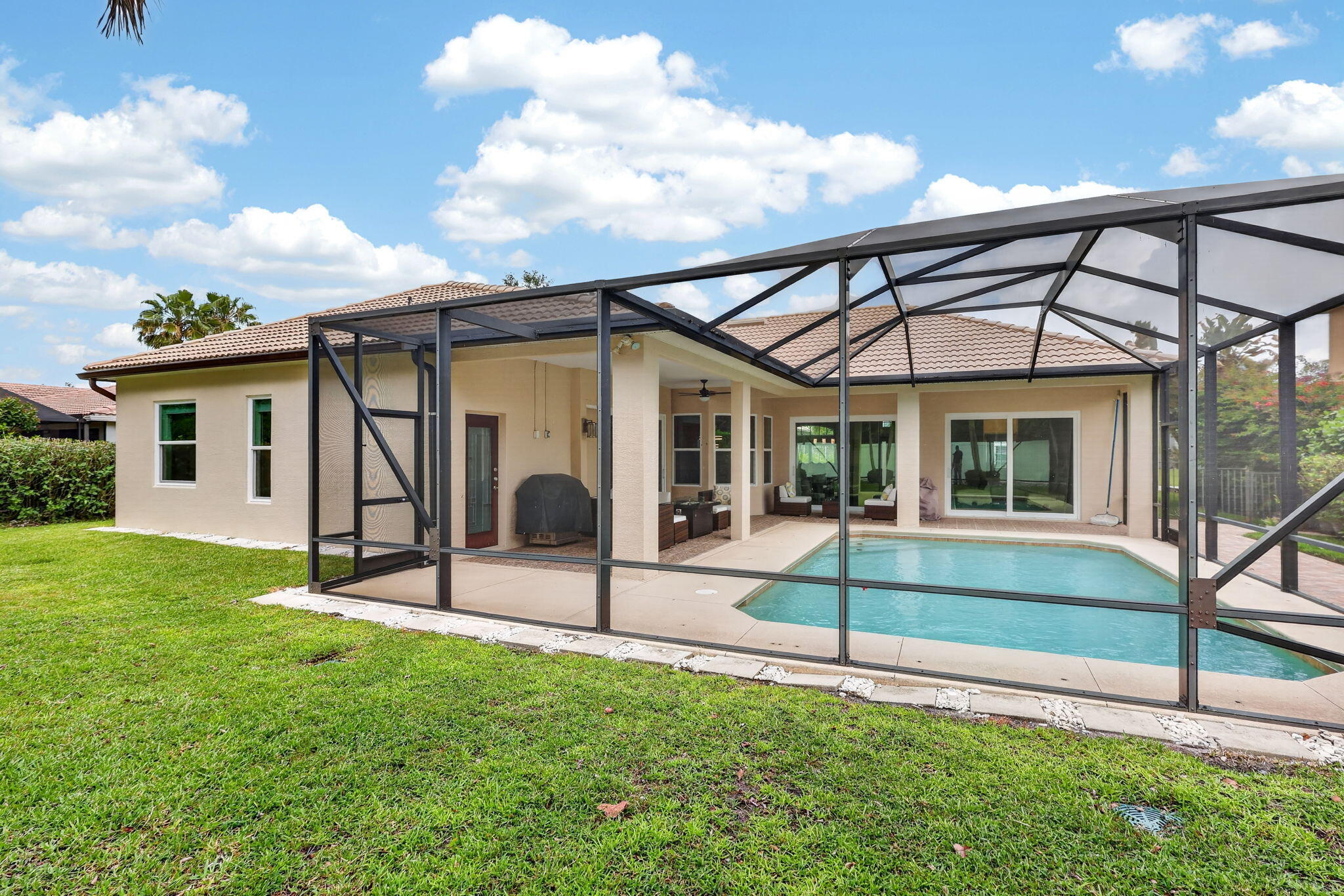 LAKE TUSCANY - Residential