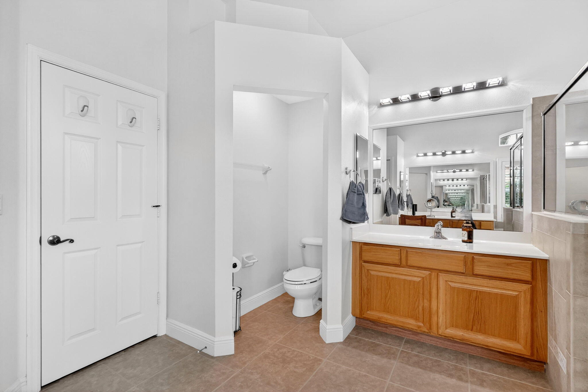 LAKE TUSCANY - Residential