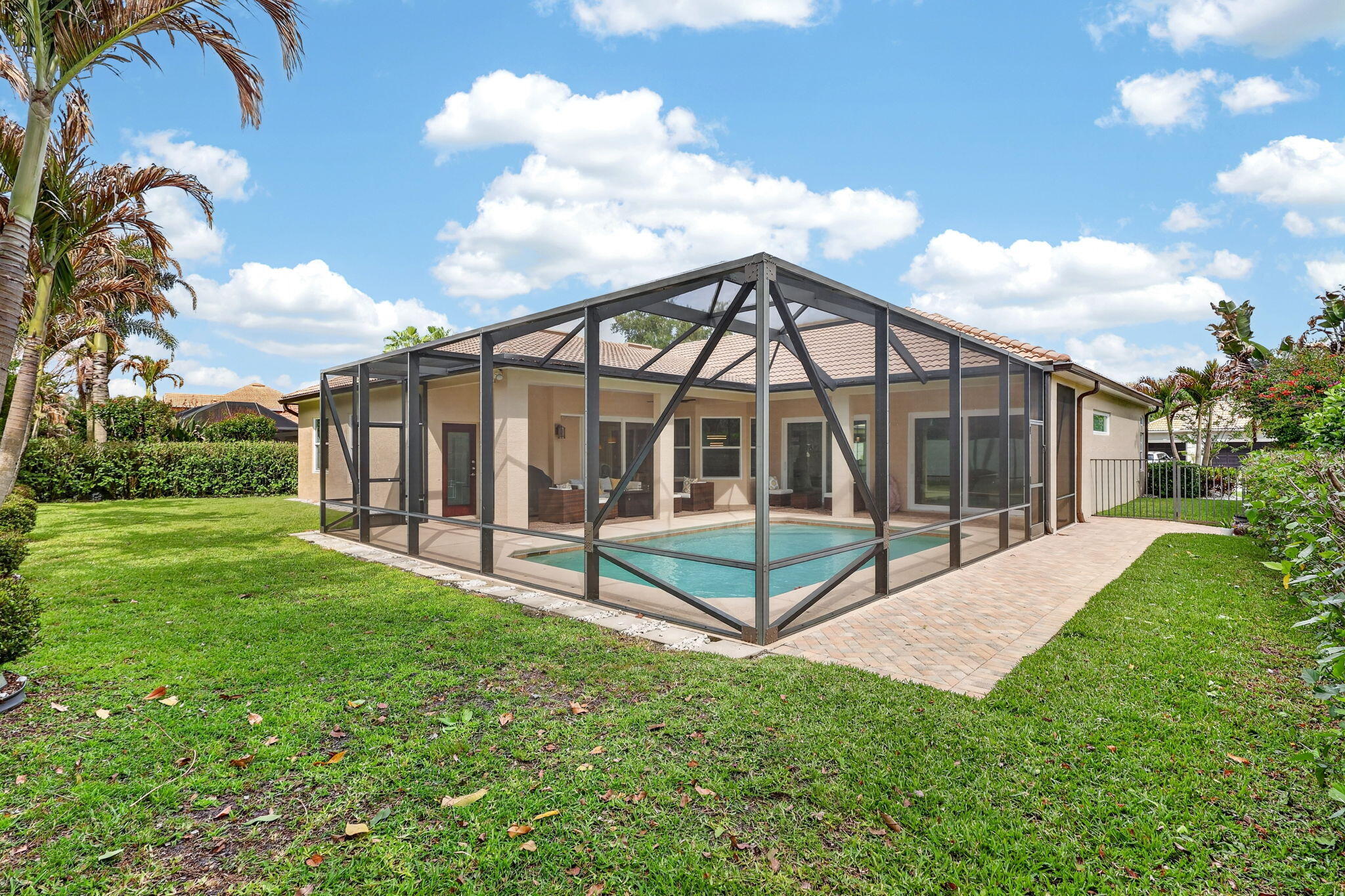 LAKE TUSCANY - Residential