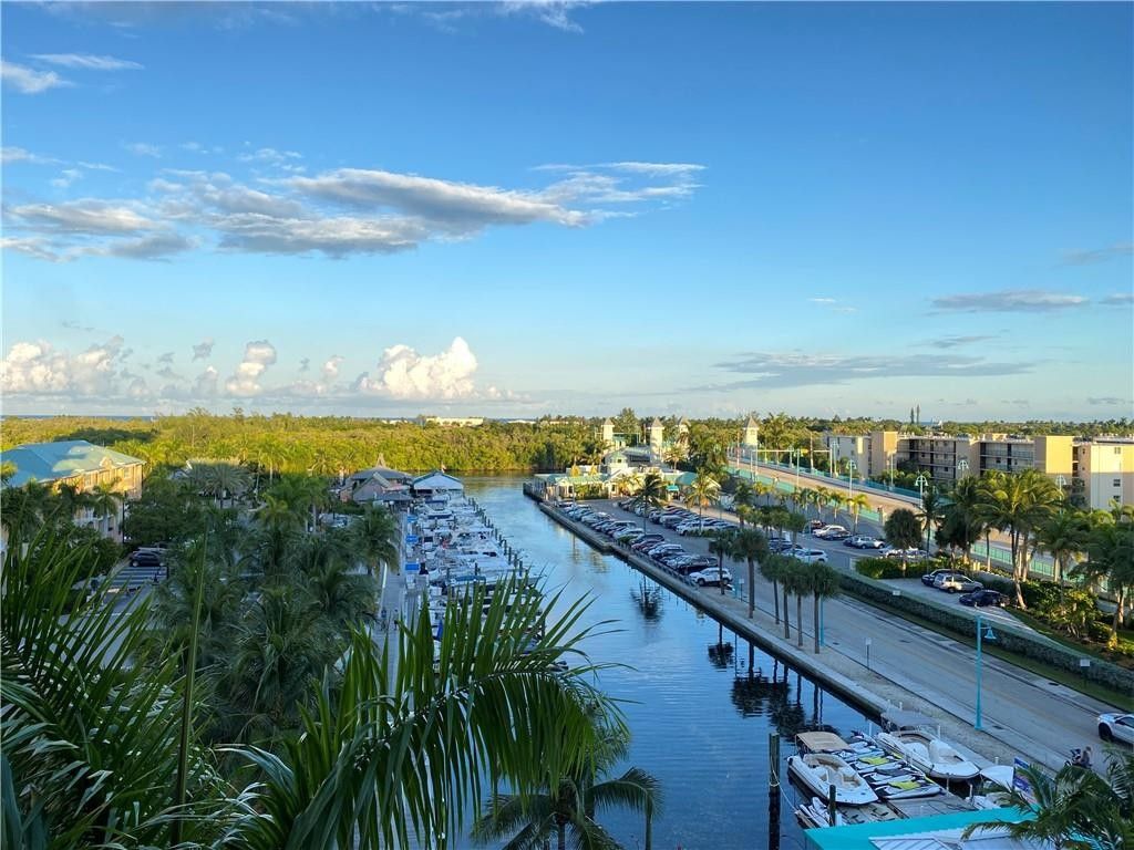 Photo of 100 NE 6th Street #601, Boynton Beach, FL 33435 (MLS # F10458522)