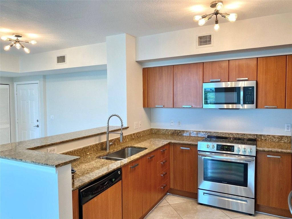 Photo of 100 NE 6th Street #601, Boynton Beach, FL 33435 (MLS # F10458522)