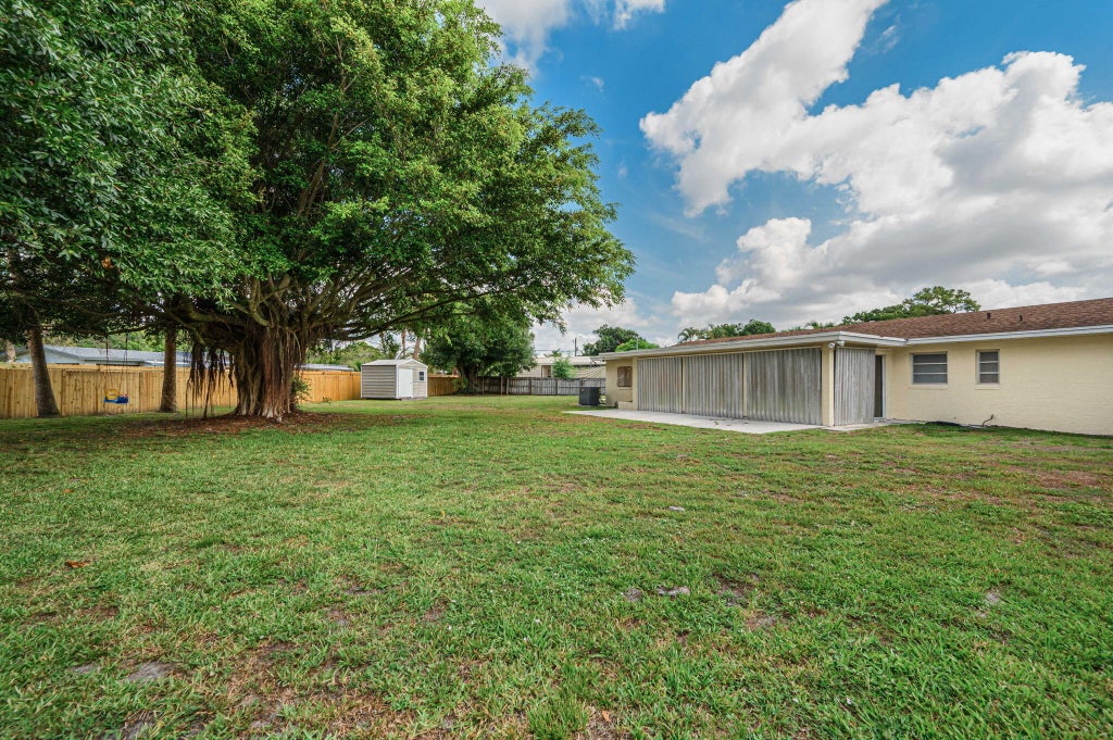 Photo of 2027 Esplanade Avenue, Fort Pierce, FL 34982 (MLS # R10995247)