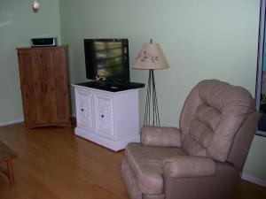 COMMODORE CONDOMINIUM - Residential