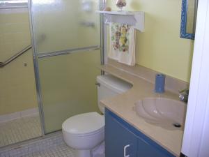 COMMODORE CONDOMINIUM - Residential